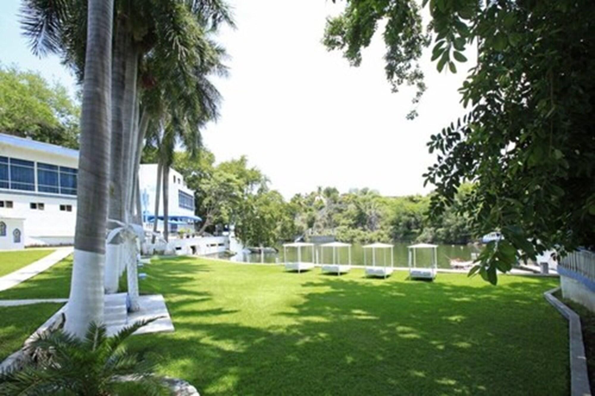 Playa Hotel y Restaurante Villa Bejar Tequesquitengo