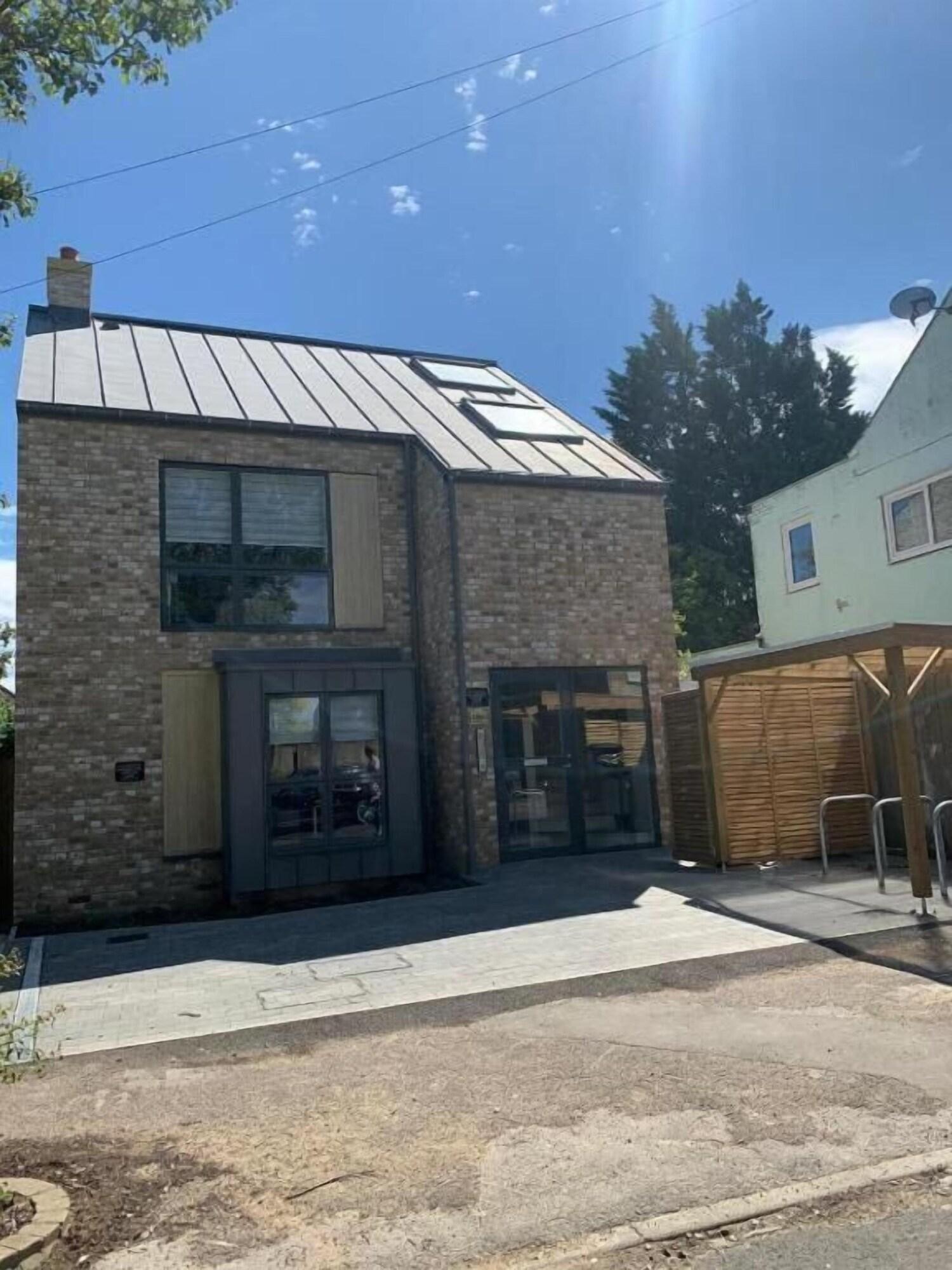 Vista Exterior Catharine House by condokeeper