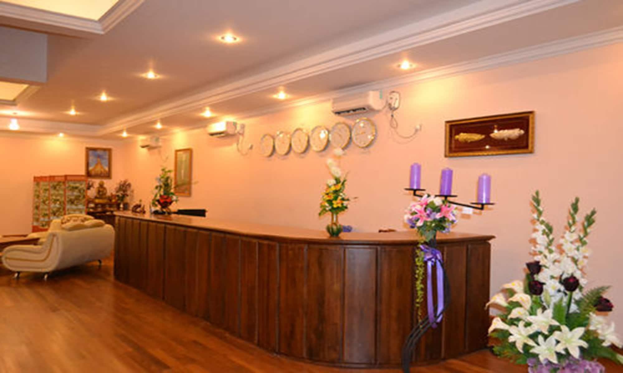 Vista Lobby Famous Hotel Bago