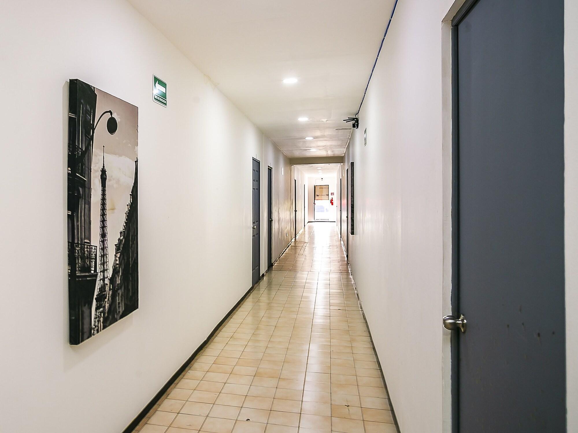 Varios Hotel SF Plaza