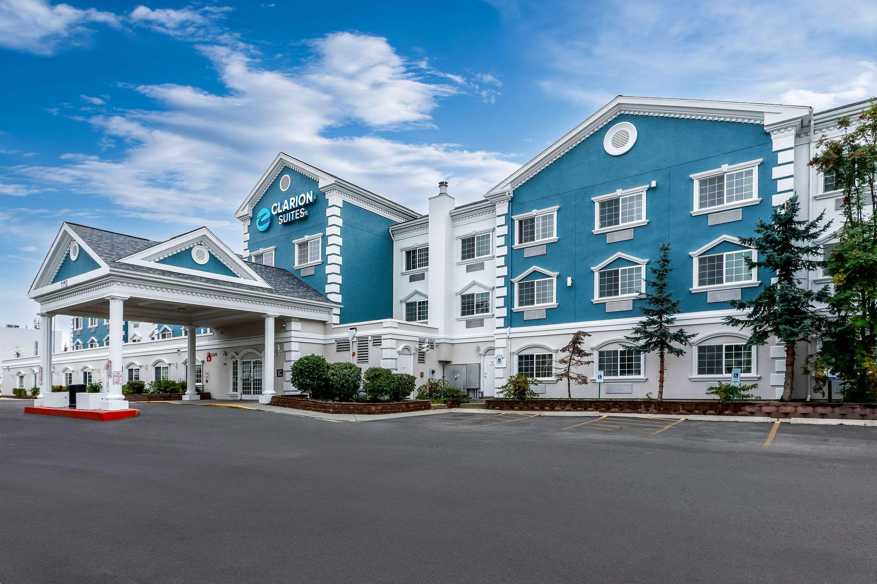 Vista Exterior Clarion Suites Anchorage Downtown