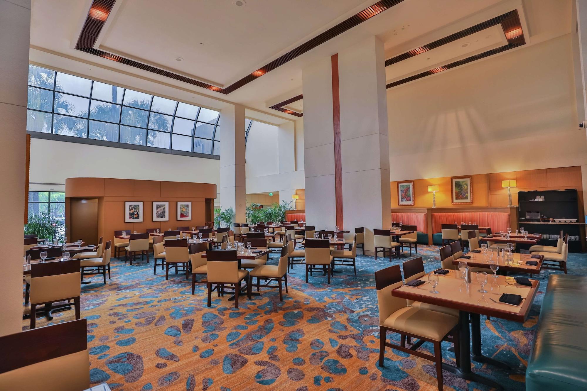 Restaurant Hilton Miami Airport Blue Lagoon