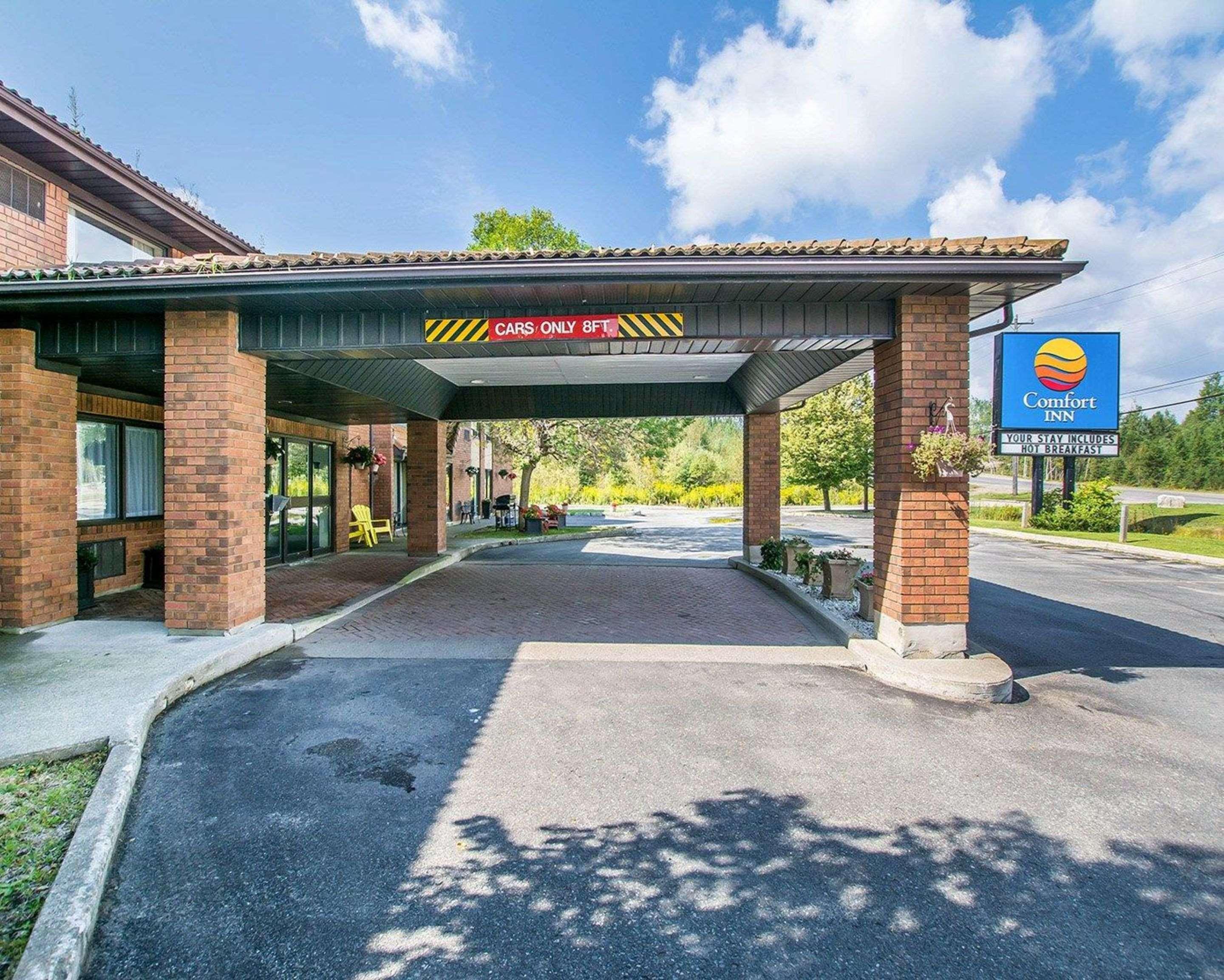 Vista Exterior Comfort Inn Kirkland Lake