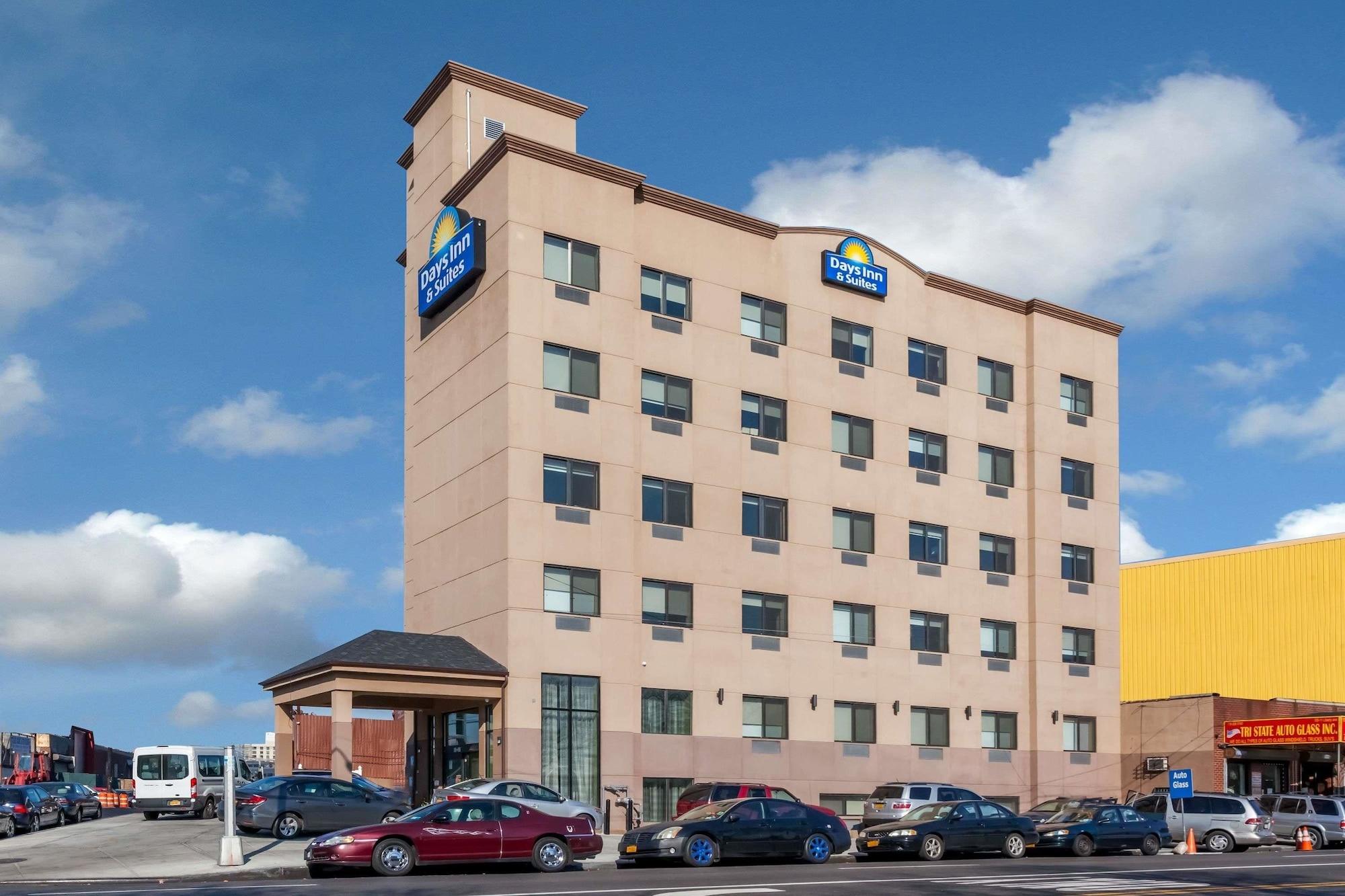 Varios Days Inn & Suites by Wyndham Jamaica JFK Airport
