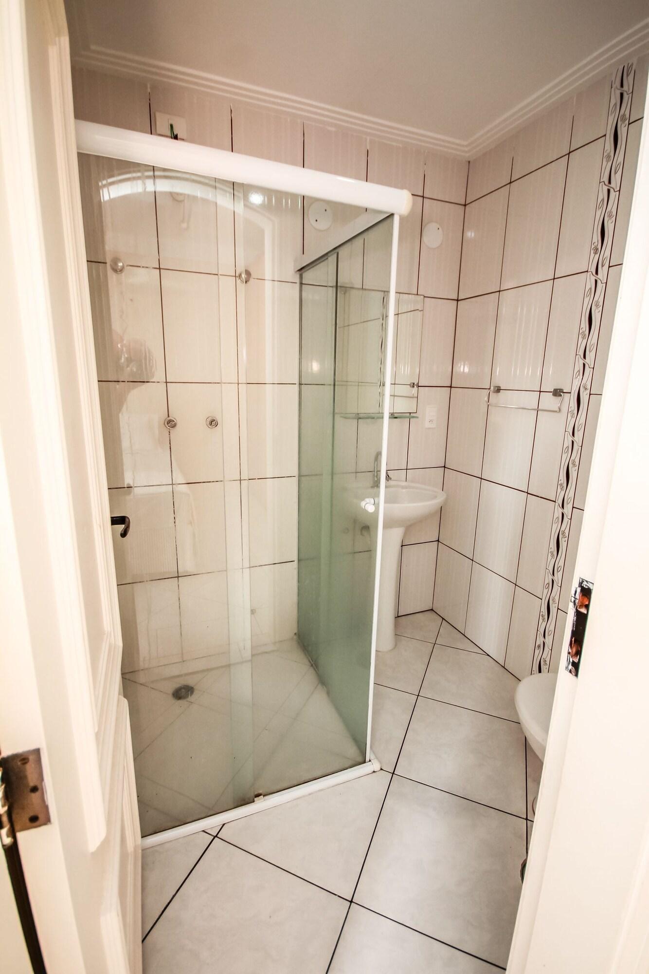 Equipamiento de Habitación Suites Natalia Enseada