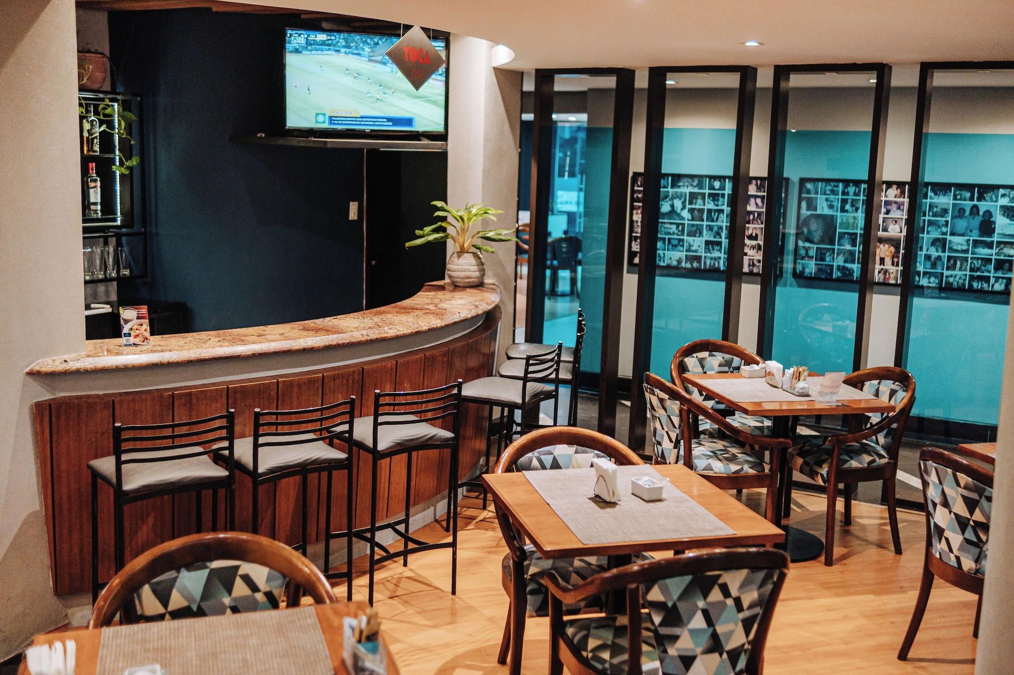 Bar/Salón Hotel Serrano