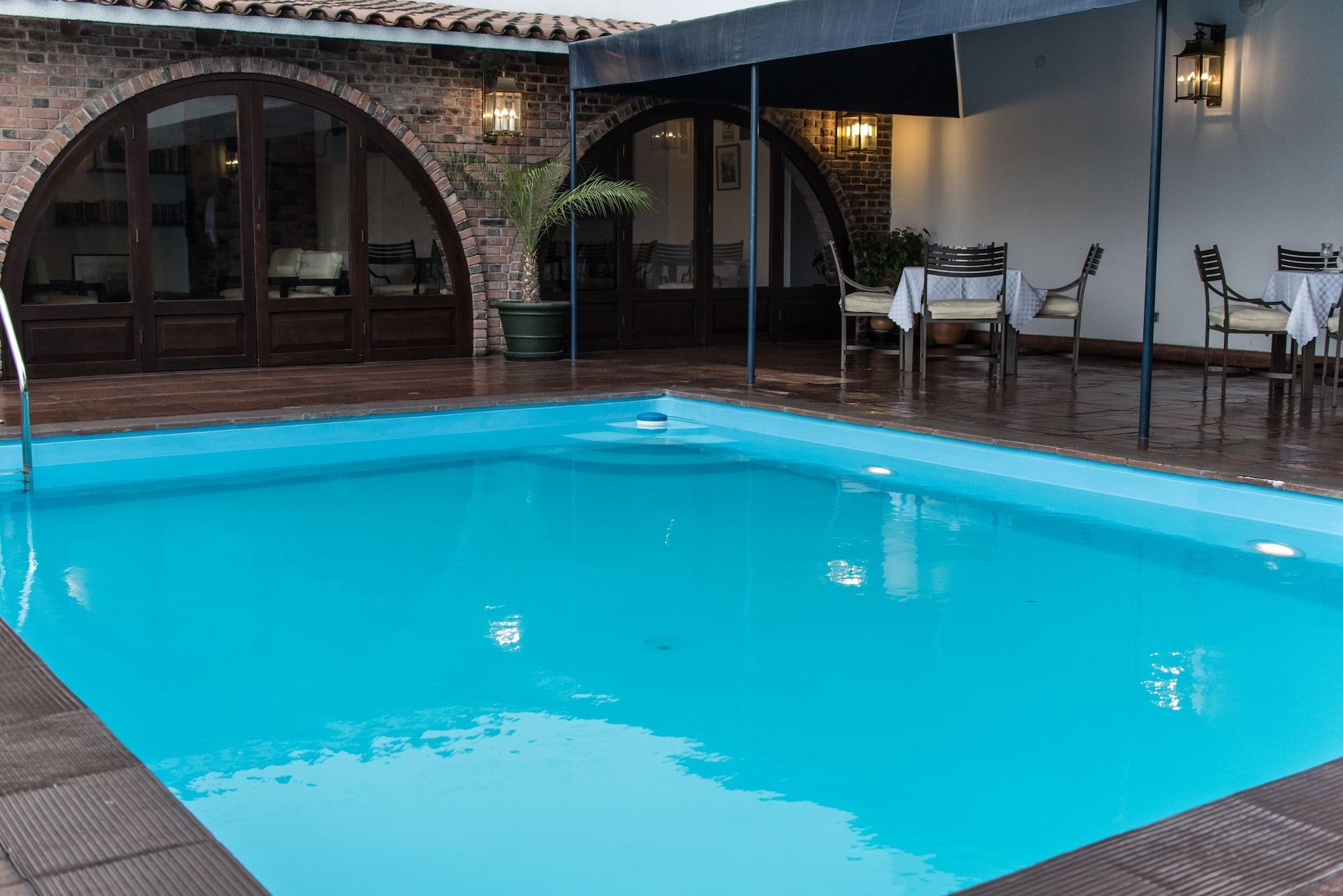 Vista Piscina Apart Hotel El Doral