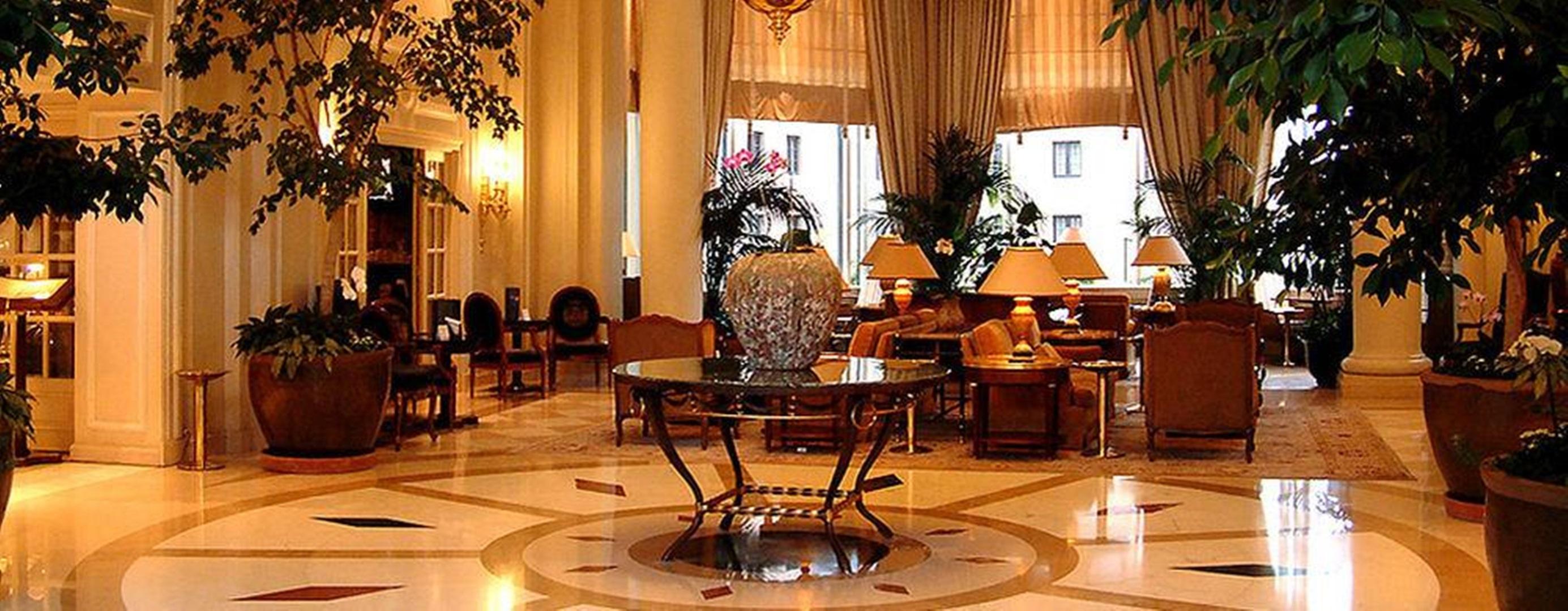 Vista Lobby Hotel Alaska