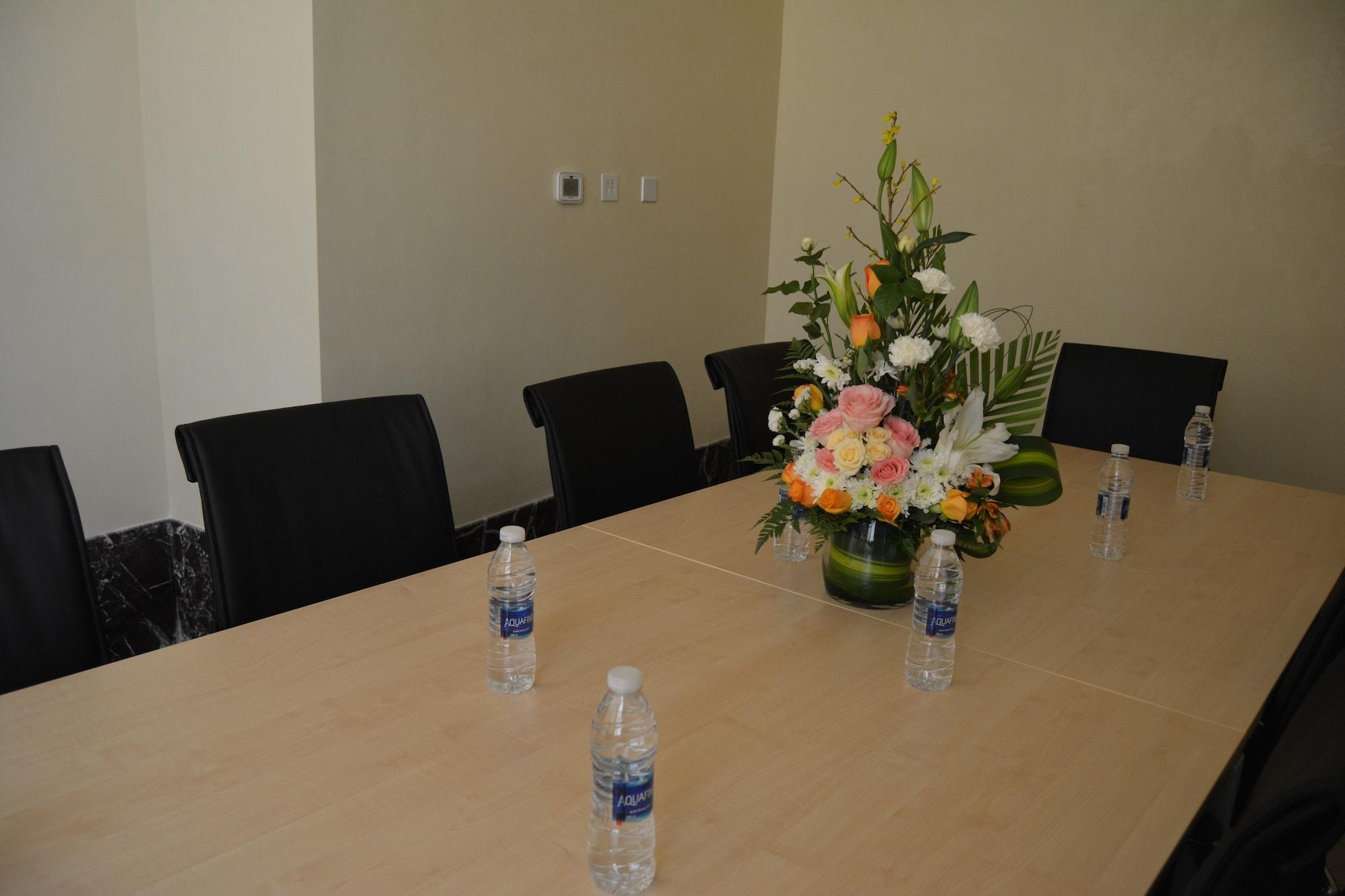 Sala de Reuniones Pulse Al Jaddaf Hotel