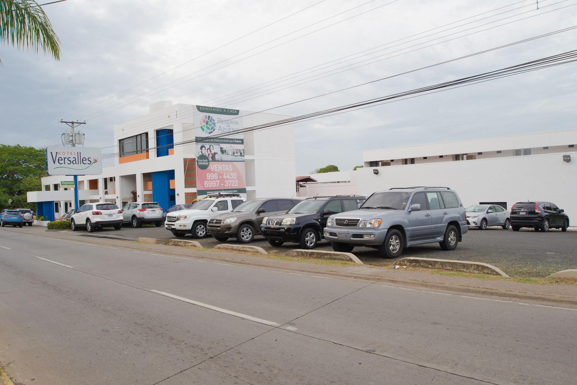 Vista Exterior Hotel Versalles