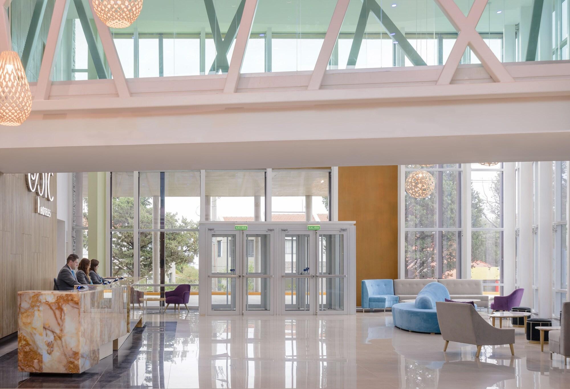 Vista Lobby Epic Villa Merlo