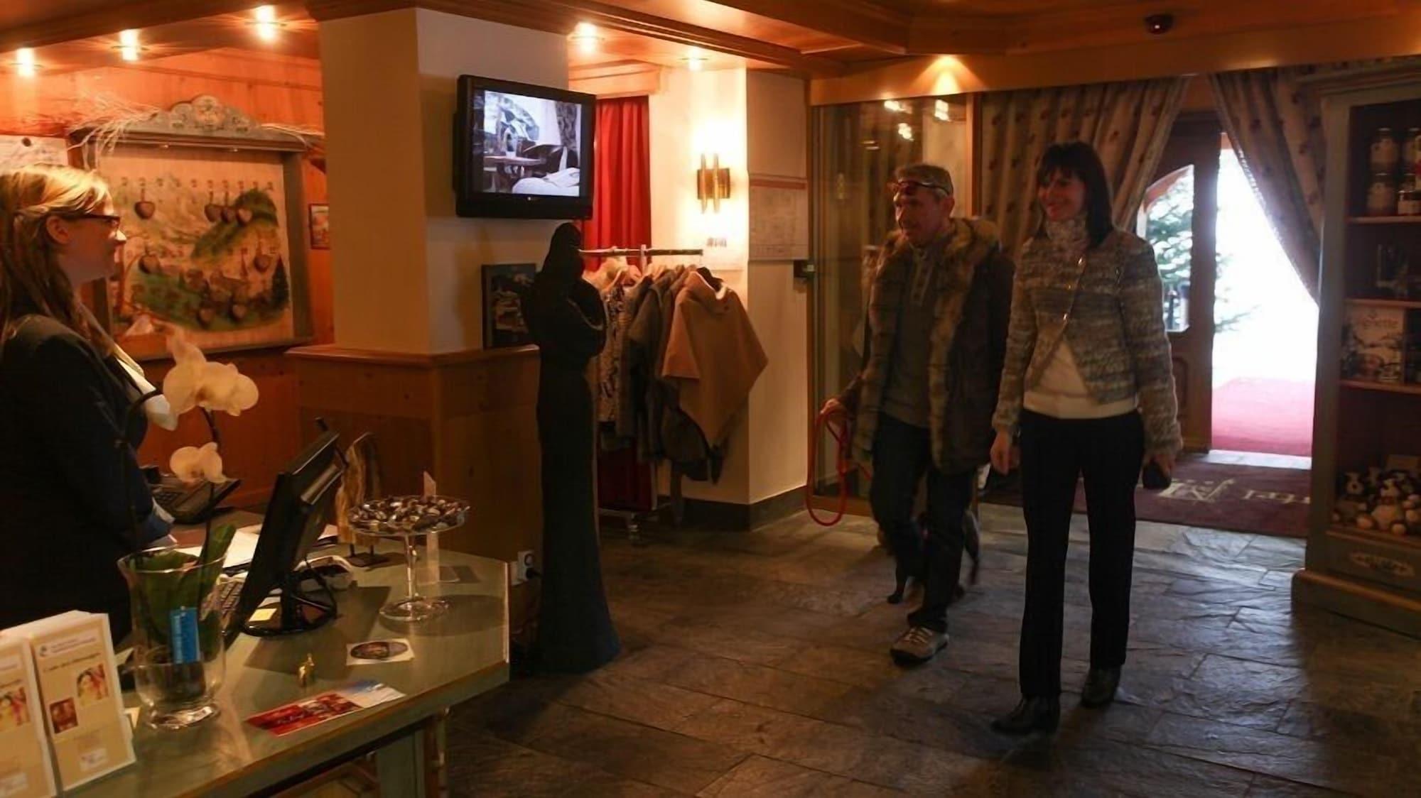 Vista Lobby Hôtel Macchi Restaurant & Spa