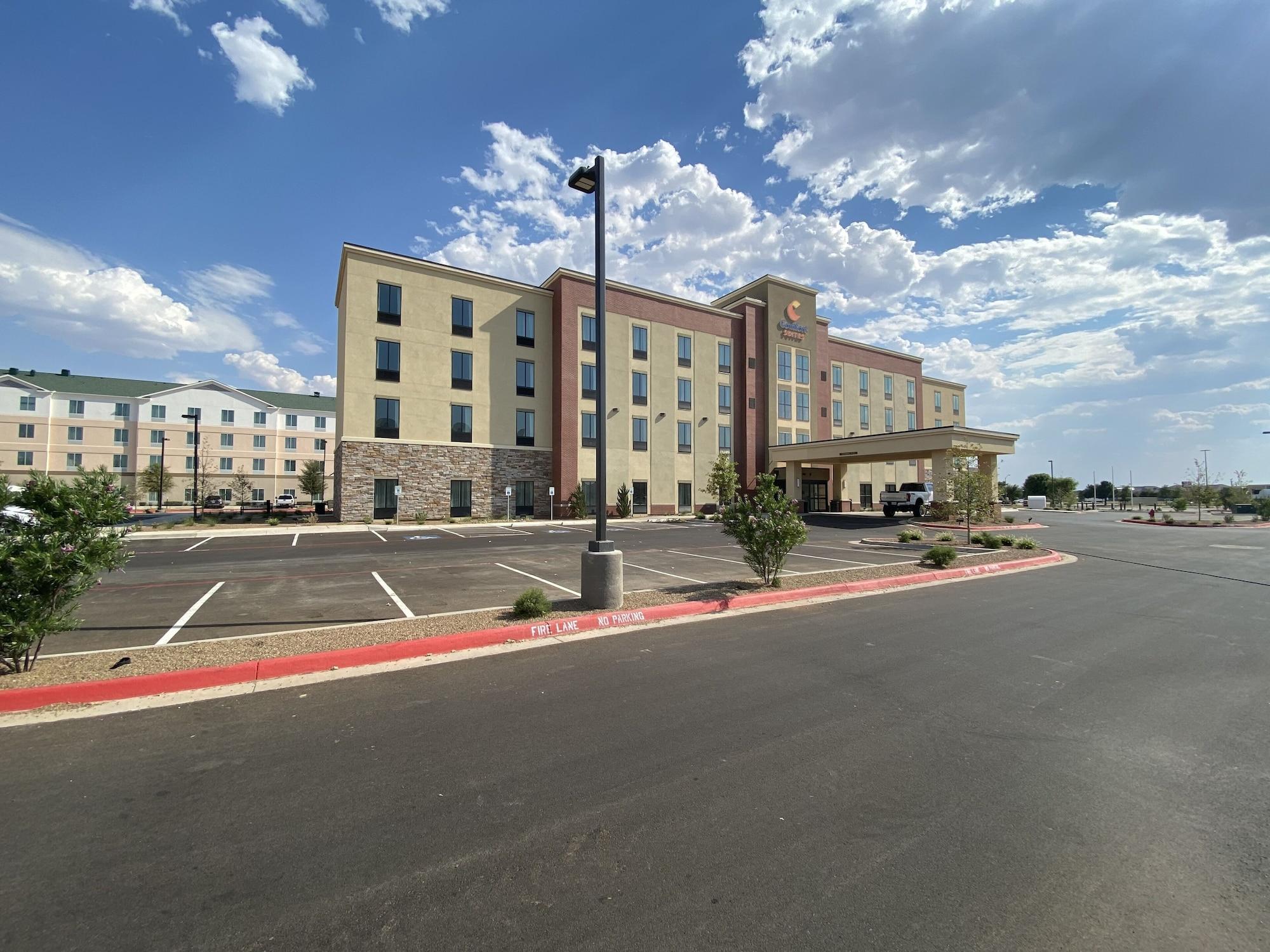 Vista Exterior Comfort Suites Midland West