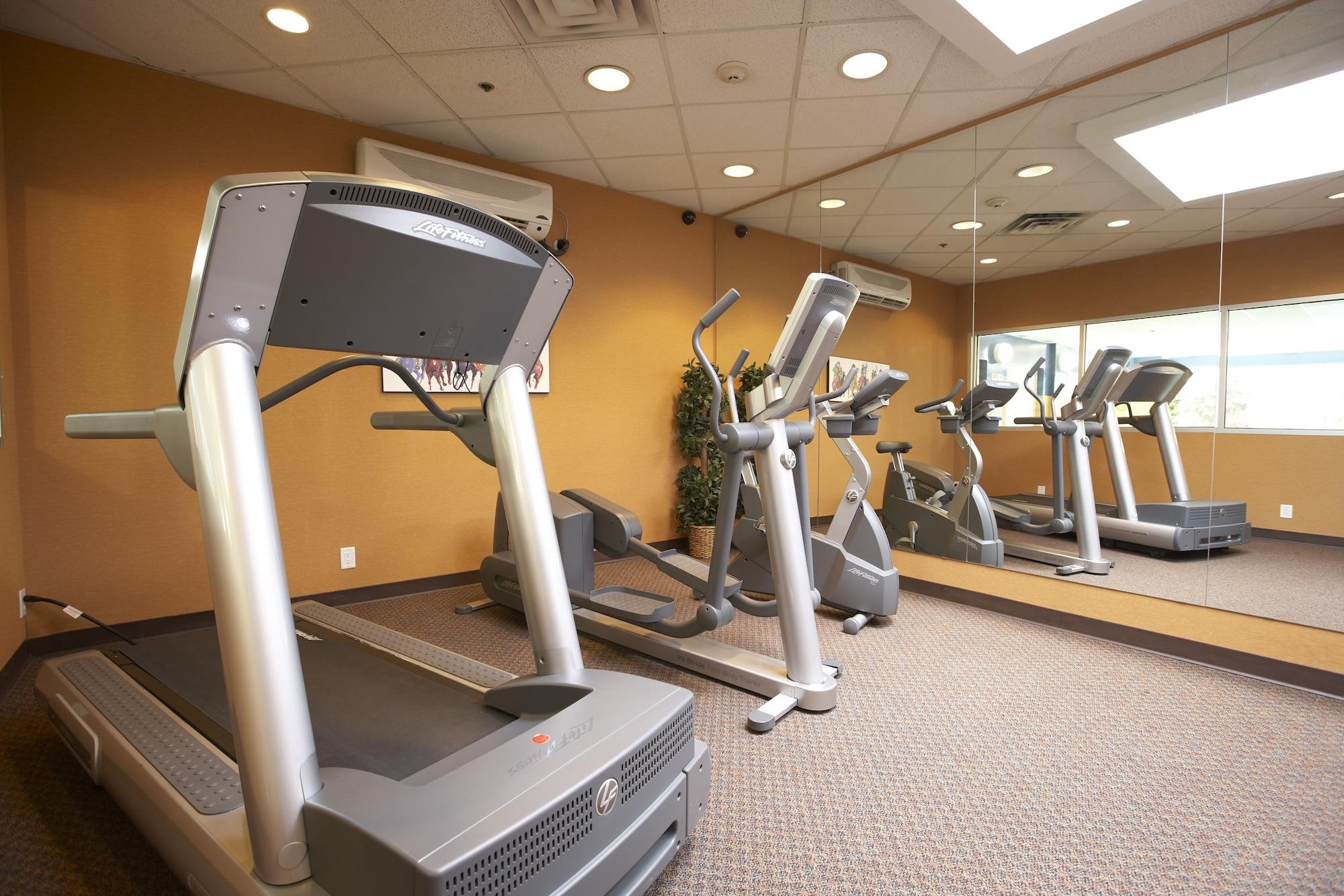 Gimnasio Econo Lodge Inn & Suites University