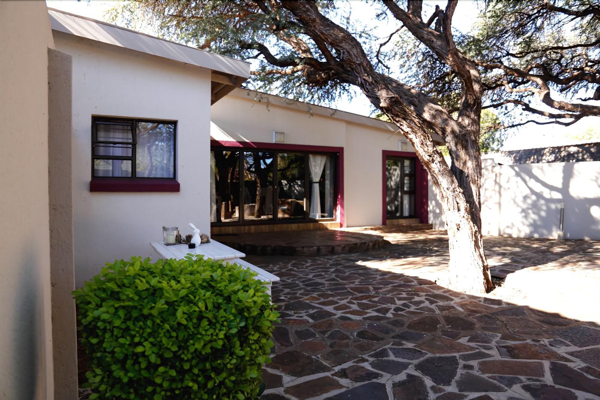 Vista Exterior The Hedge Guesthouse
