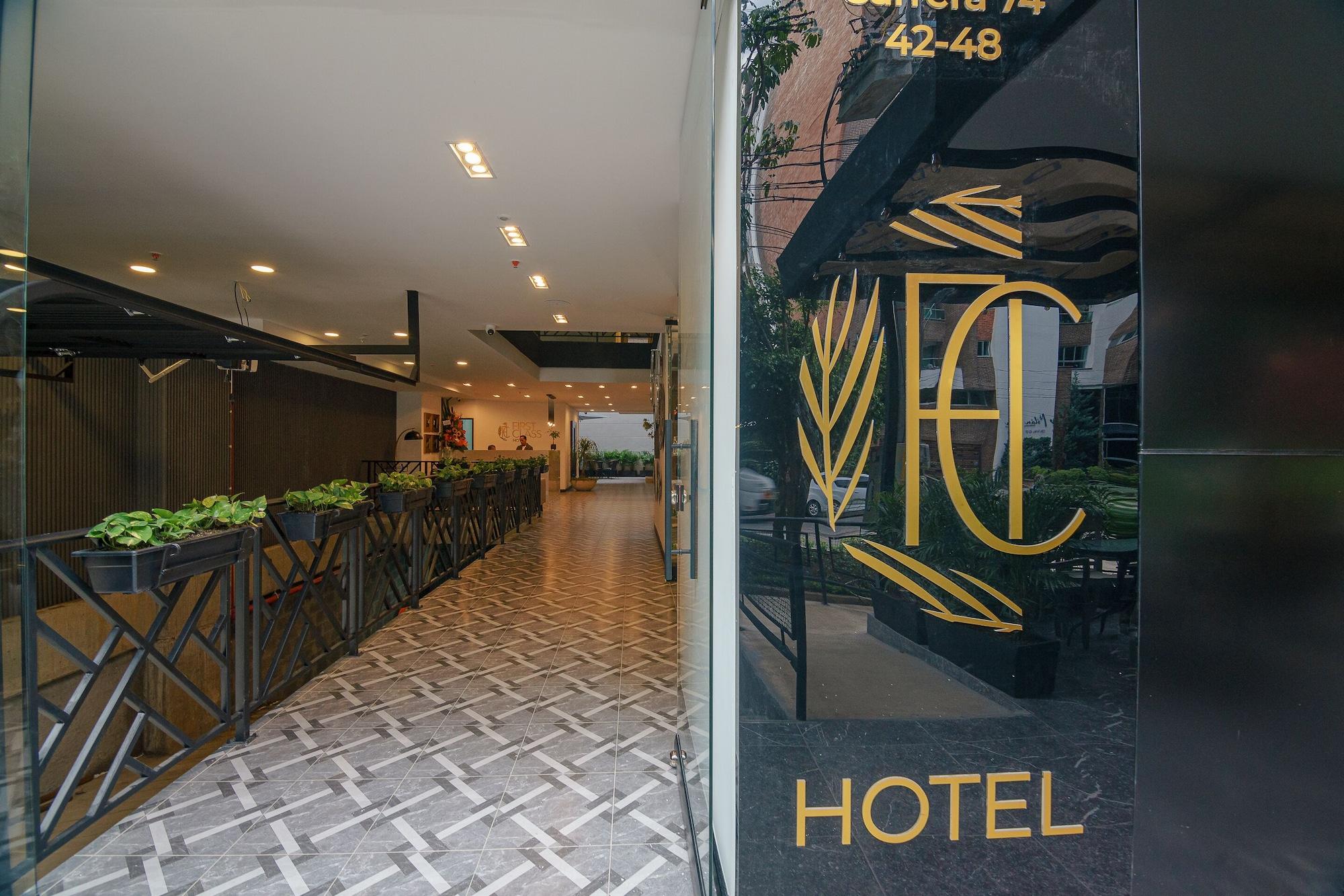 Vista Exterior First Class Hotel