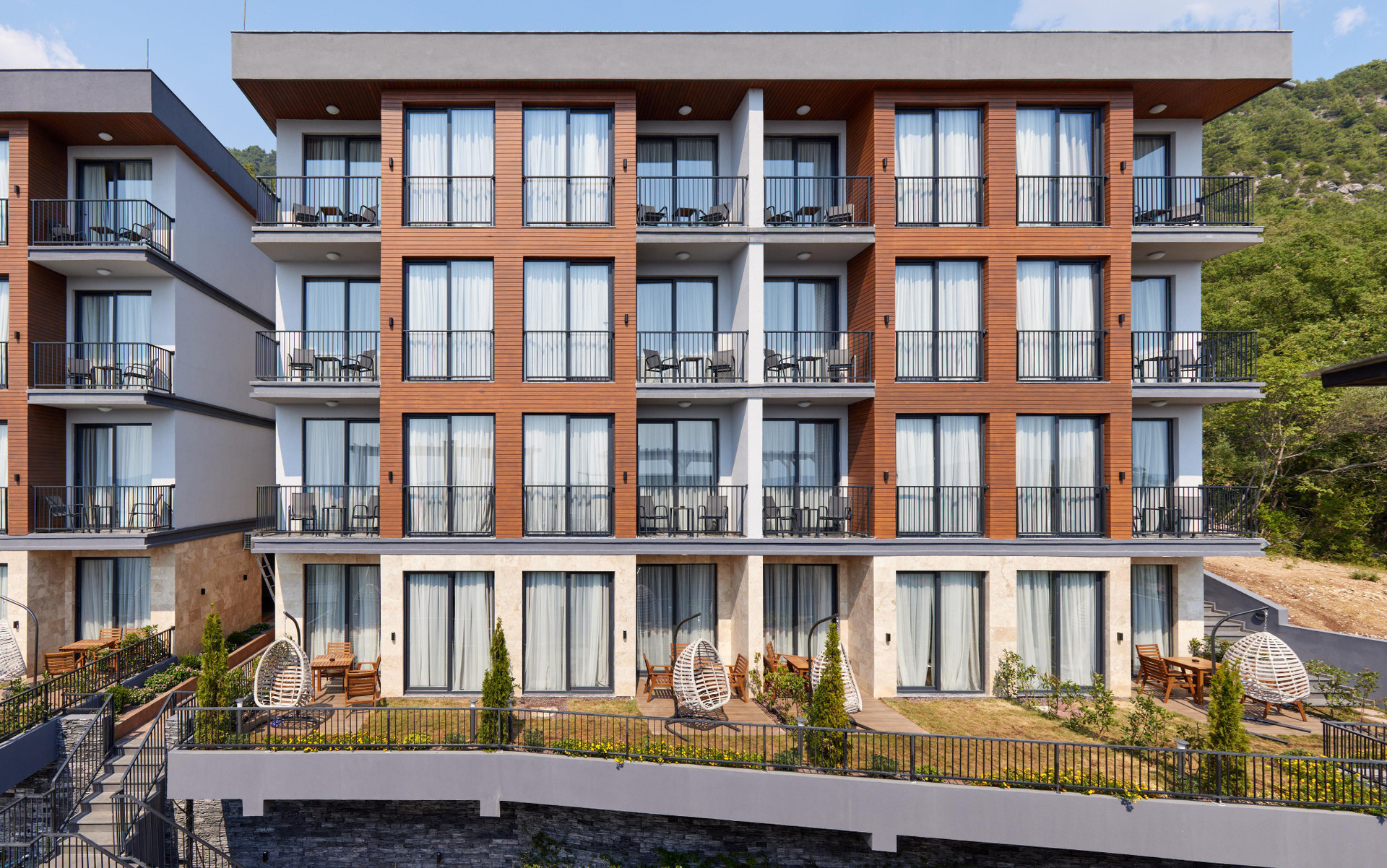 Vista Exterior Bayview Hills Luxury Residences