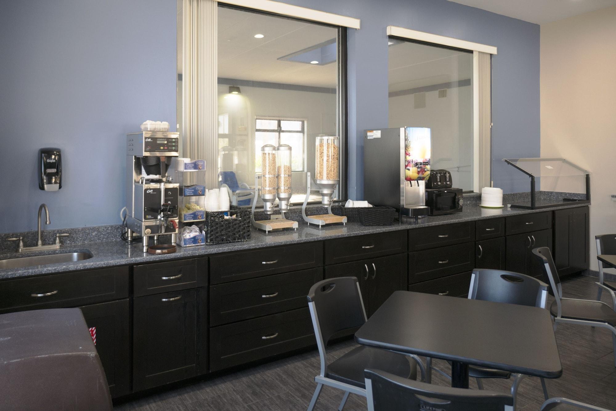 Restaurant Regency Inn & Suites