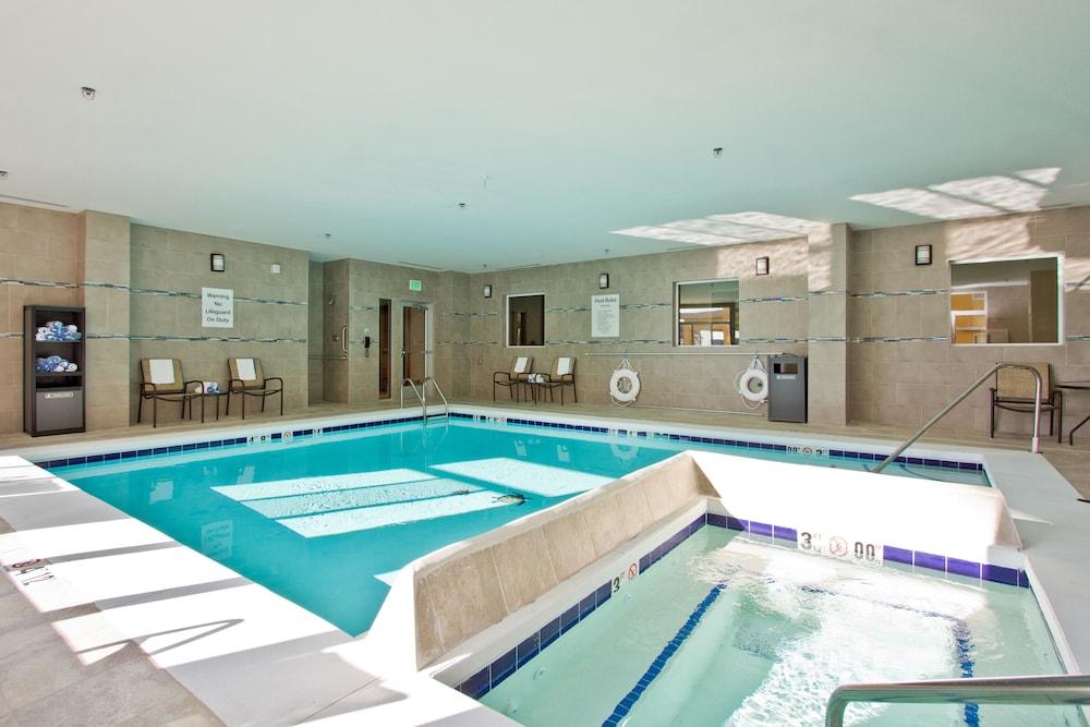 Vista Piscina Holiday Inn Express Hotel & Suites Denver East-Peoria Street by IHG