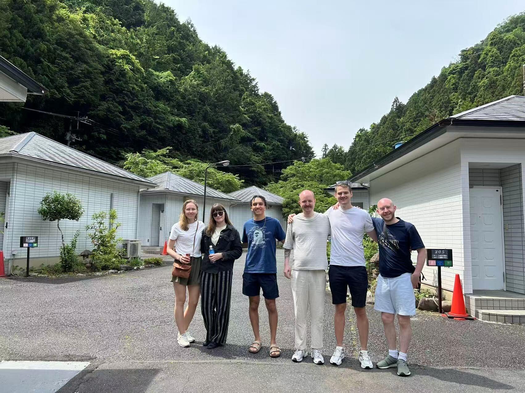 Vista Exterior Hotel Takao Asile