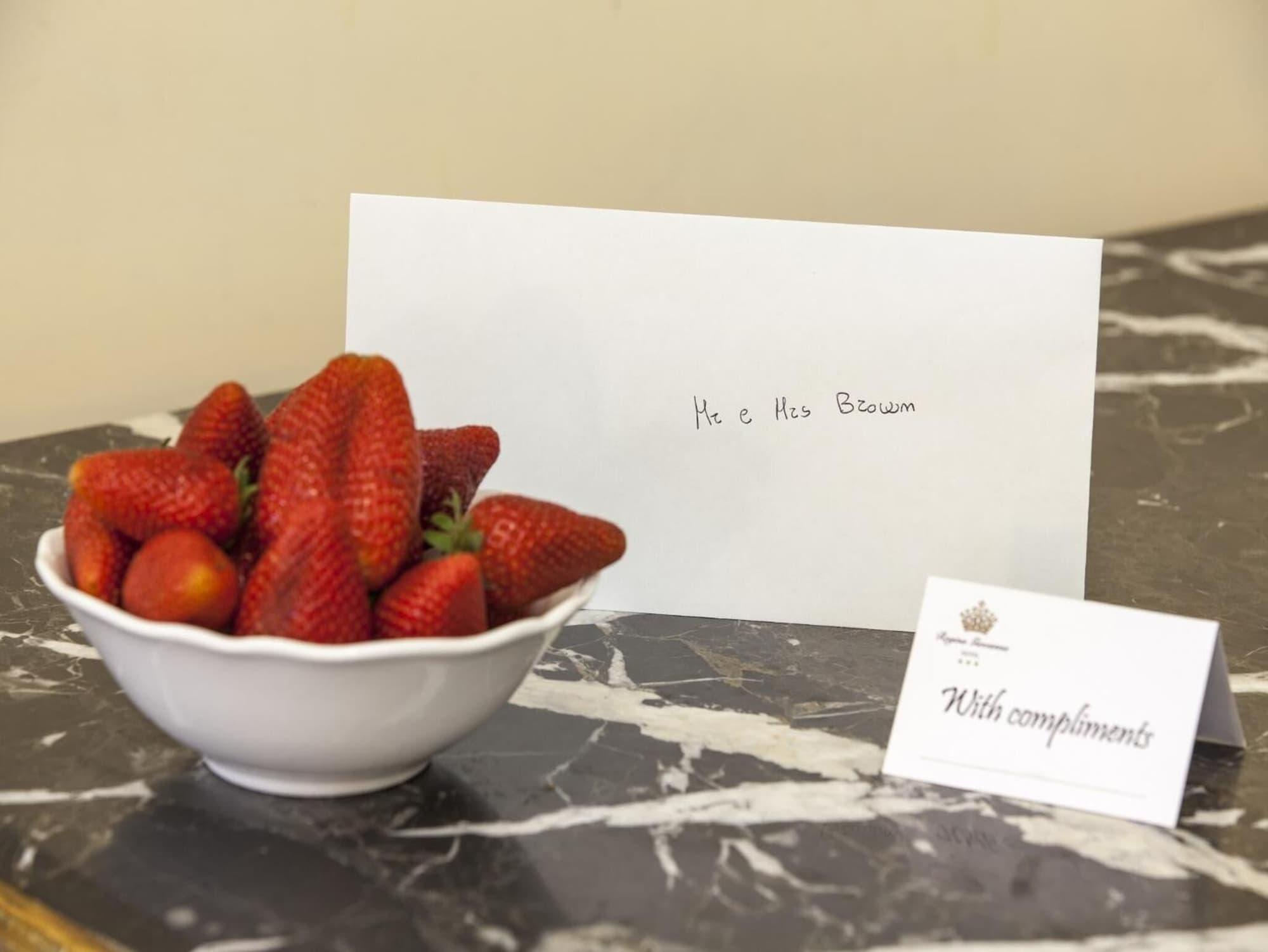 Varios Hotel Regina Giovanna