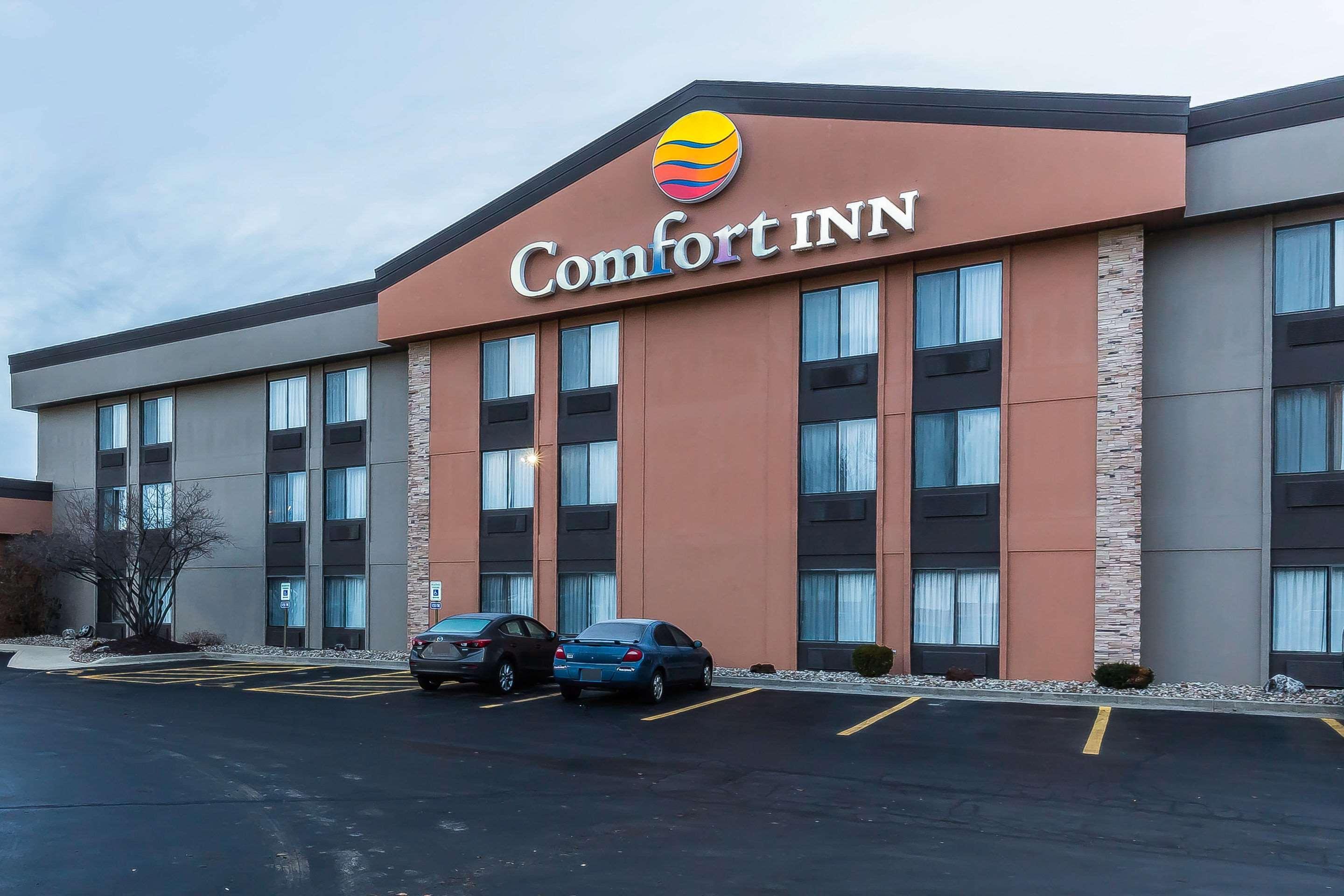 Vista Exterior Comfort Inn Alton near I-255