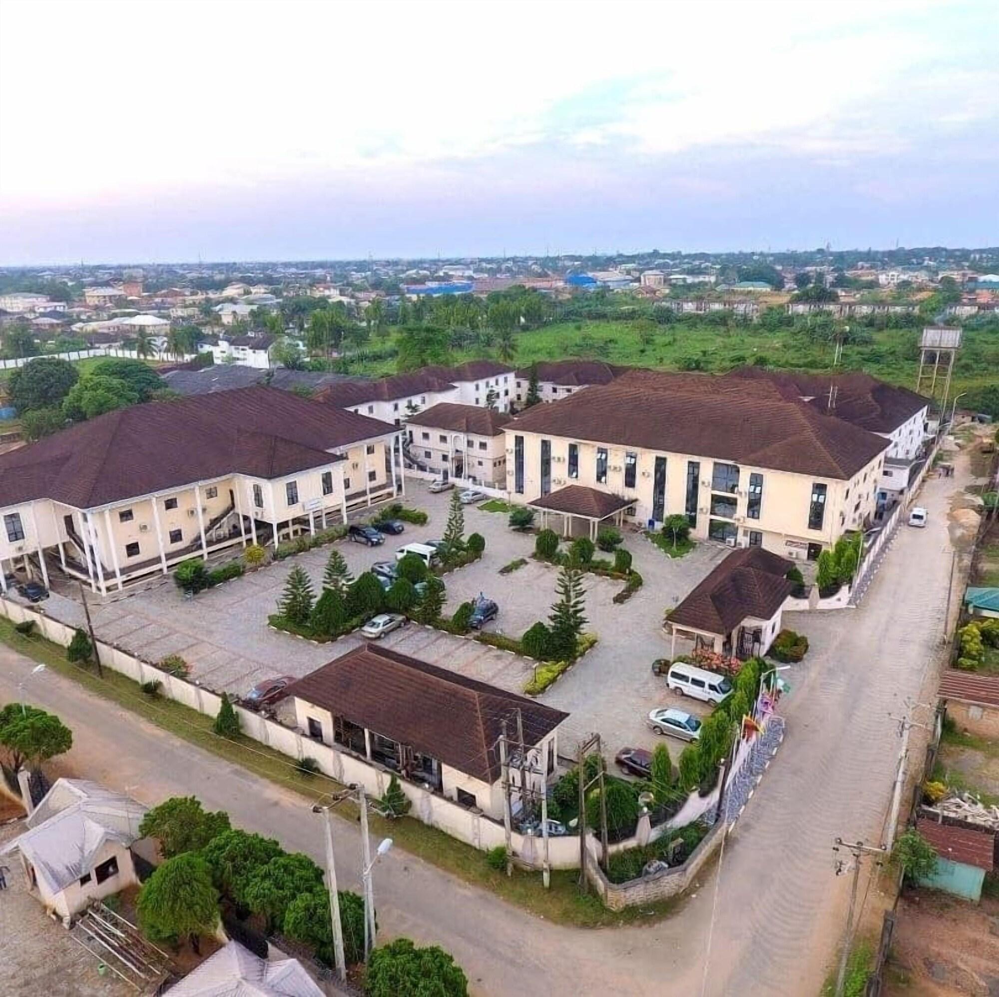 Vista Exterior Impeccable Hotel by HomeVille Plus Benin