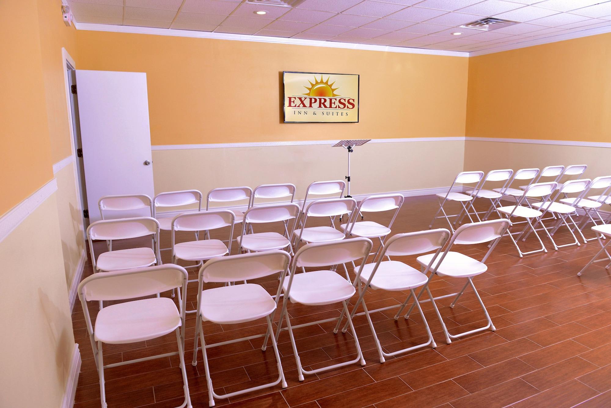Sala de Reuniones Express Inn & Suites