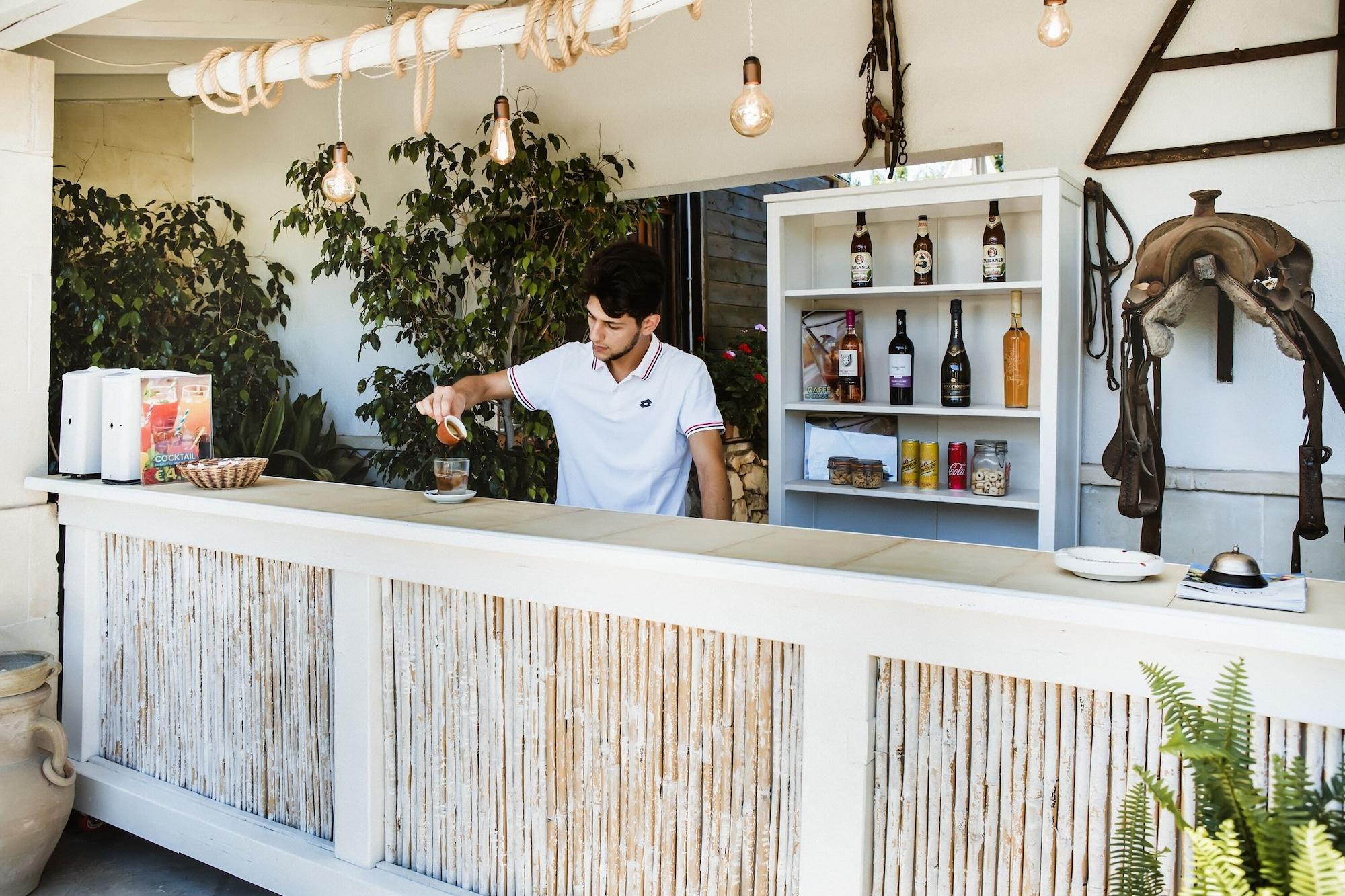 Bar/Salón Masseria L'Uliveto