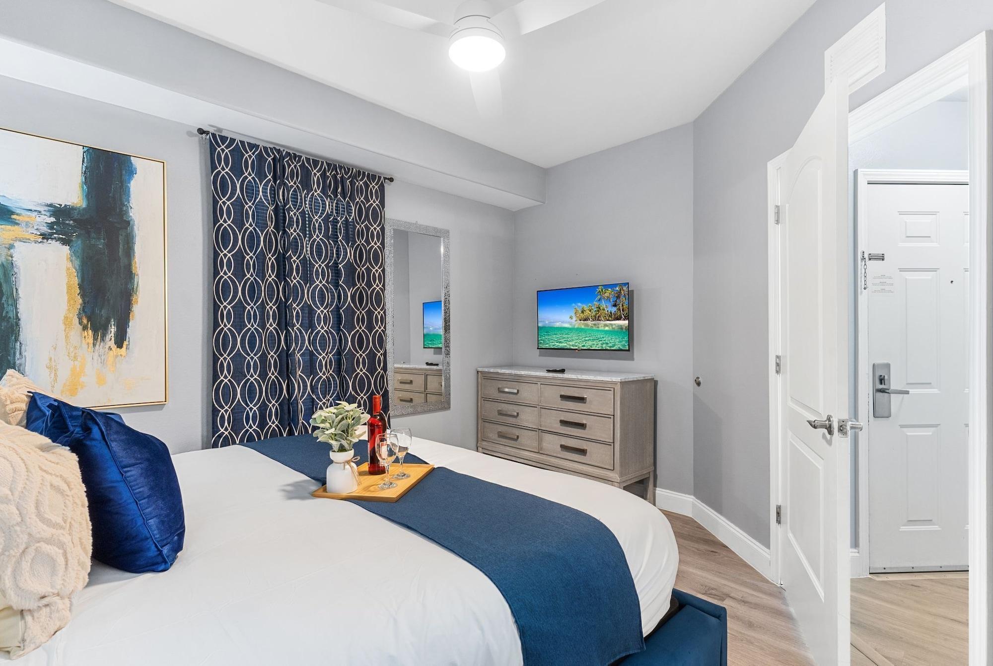 Habitación Renovated Condo 2mi  from Disney Lake