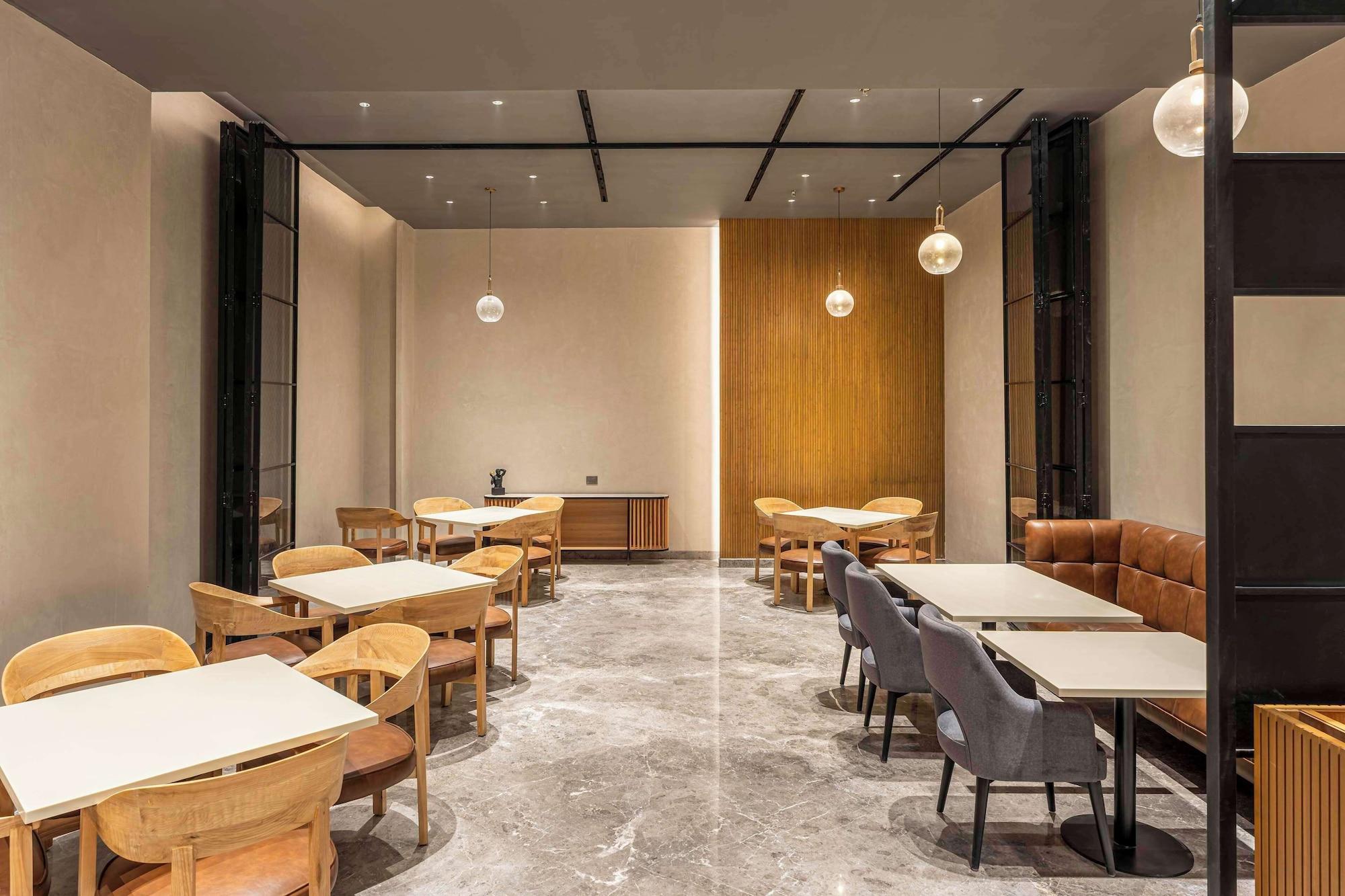 Restaurant Park Inn By Radisson Jalandhar