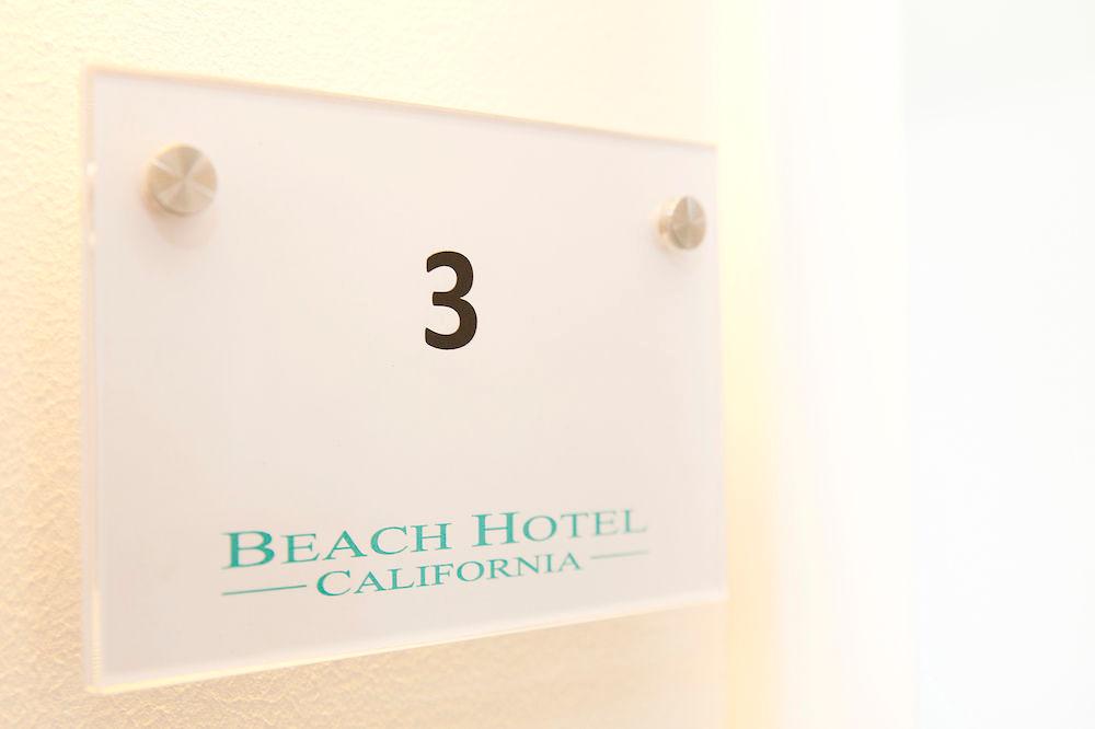 Varios Beach Hotel California
