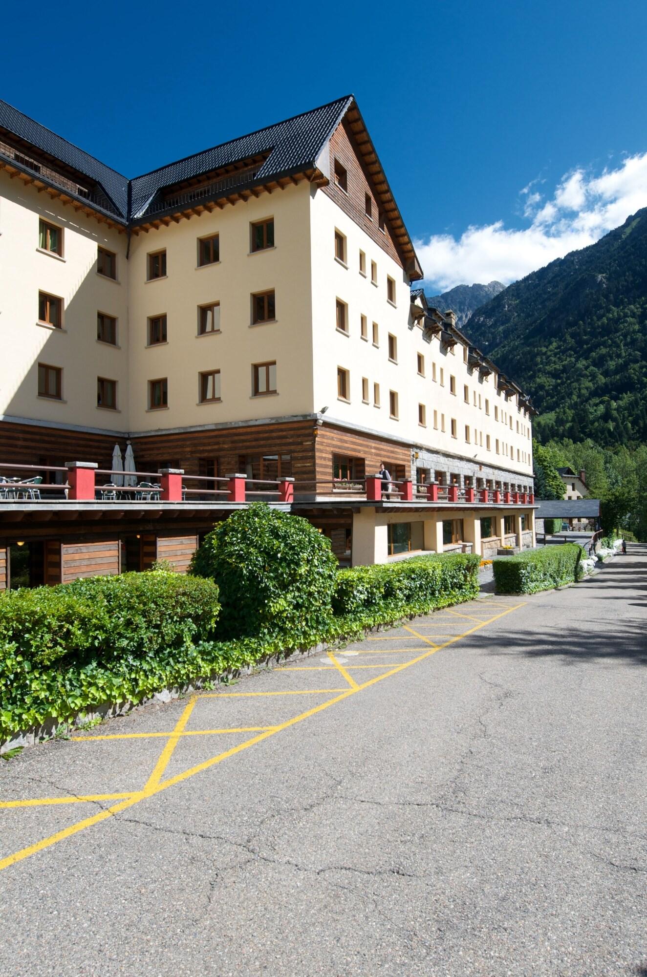 Vista Exterior Hotel Manantial- Balneari Caldes de Boi