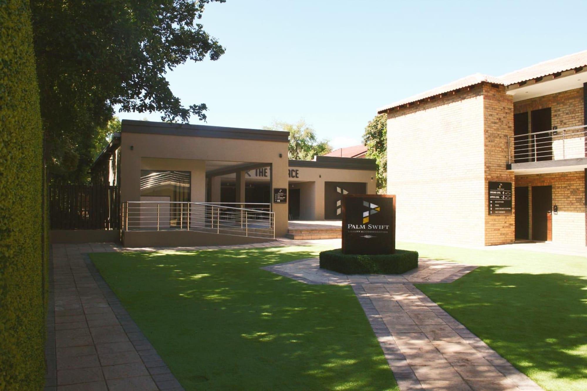 Vista Exterior Palm Swift Luxury Accommodation