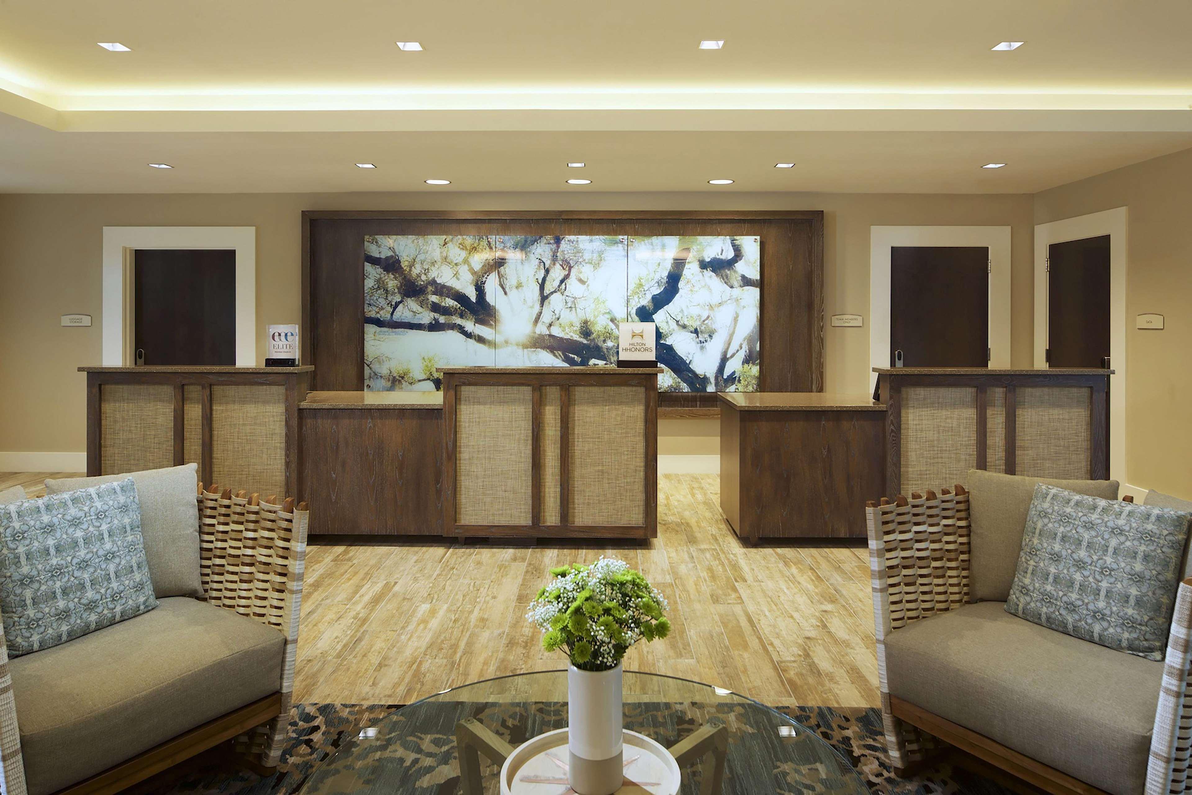 Vista Lobby Hilton Grand Vacations Club Ocean Oak Resort Hilton Head