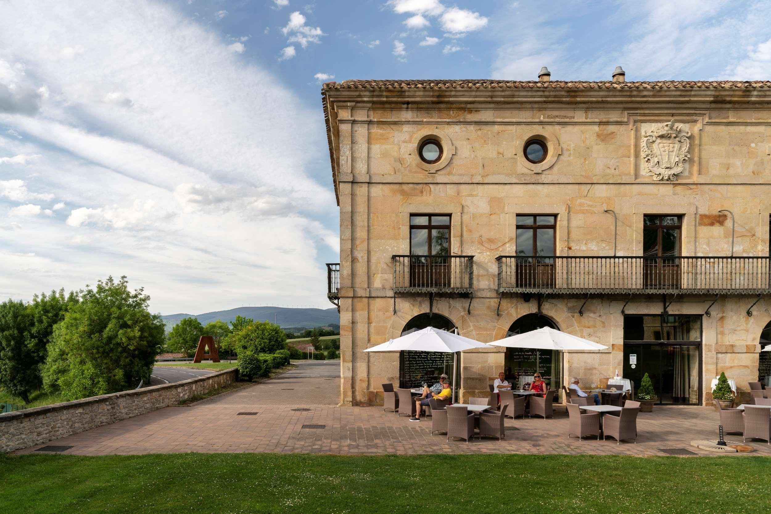 Vista Exterior Parador De Argomaniz