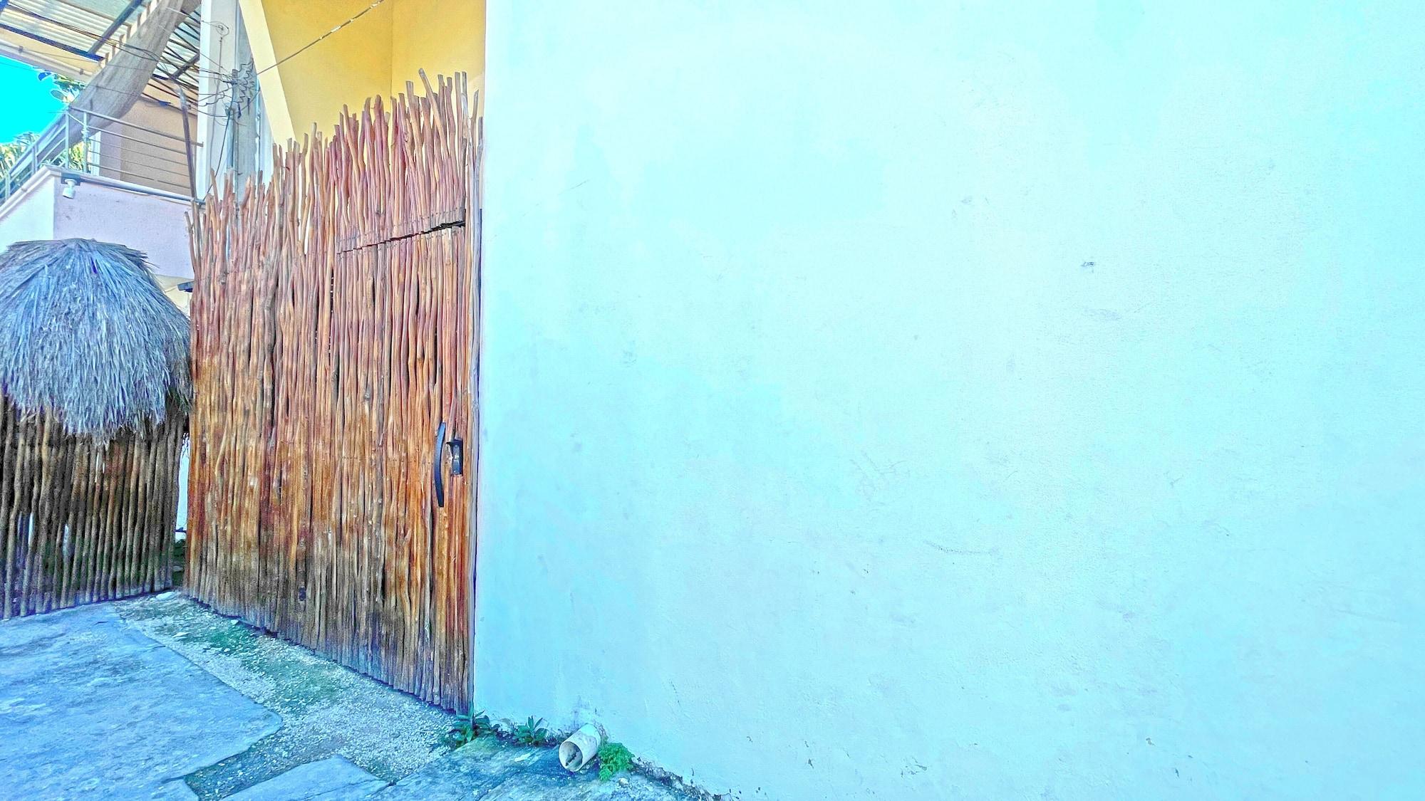 Vista Exterior Mr Pakal Tulum