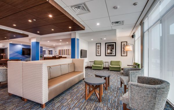 Holiday Inn Express & Suites Dallas North - Addison by IHG