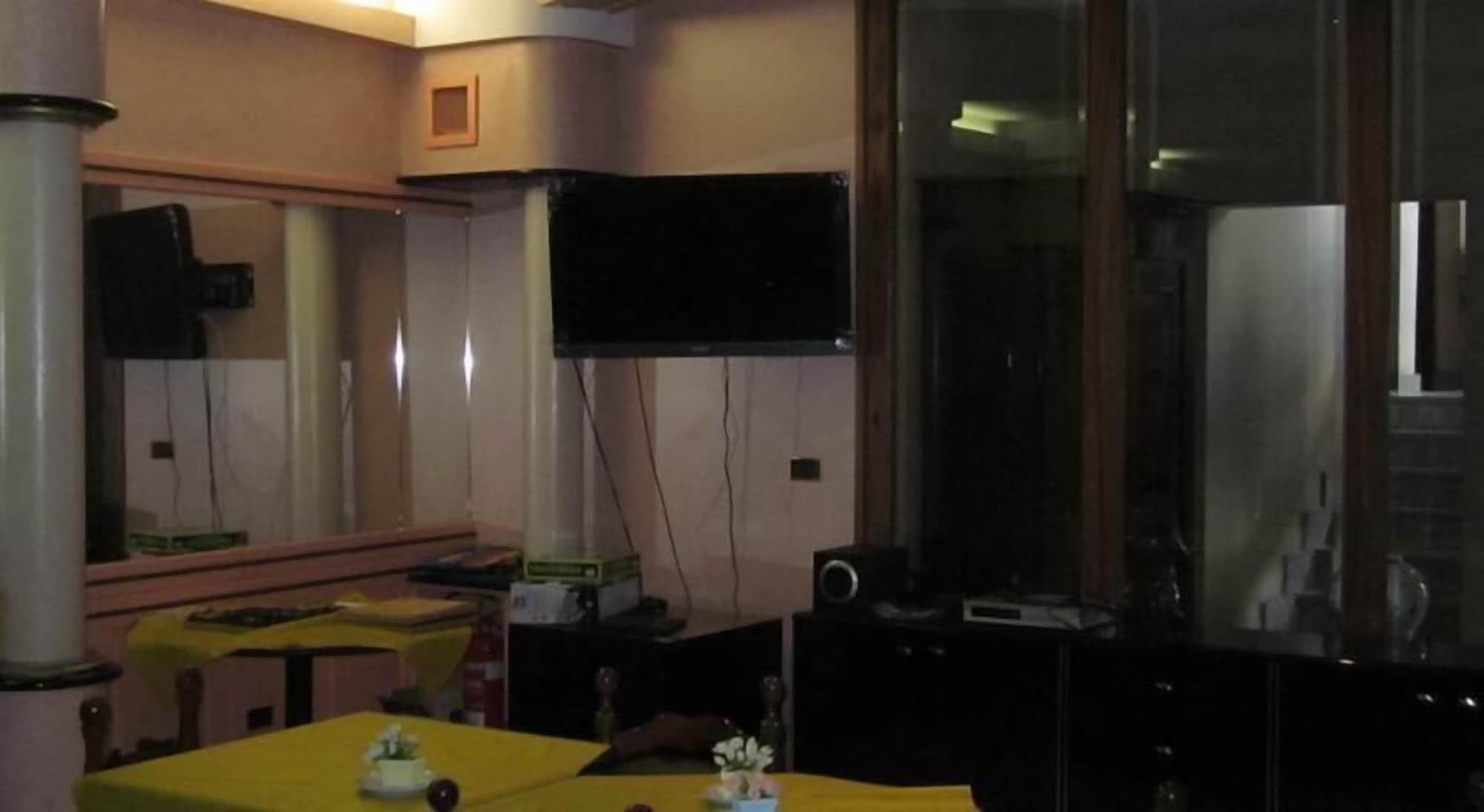 Bar/Salón Albergo Casale