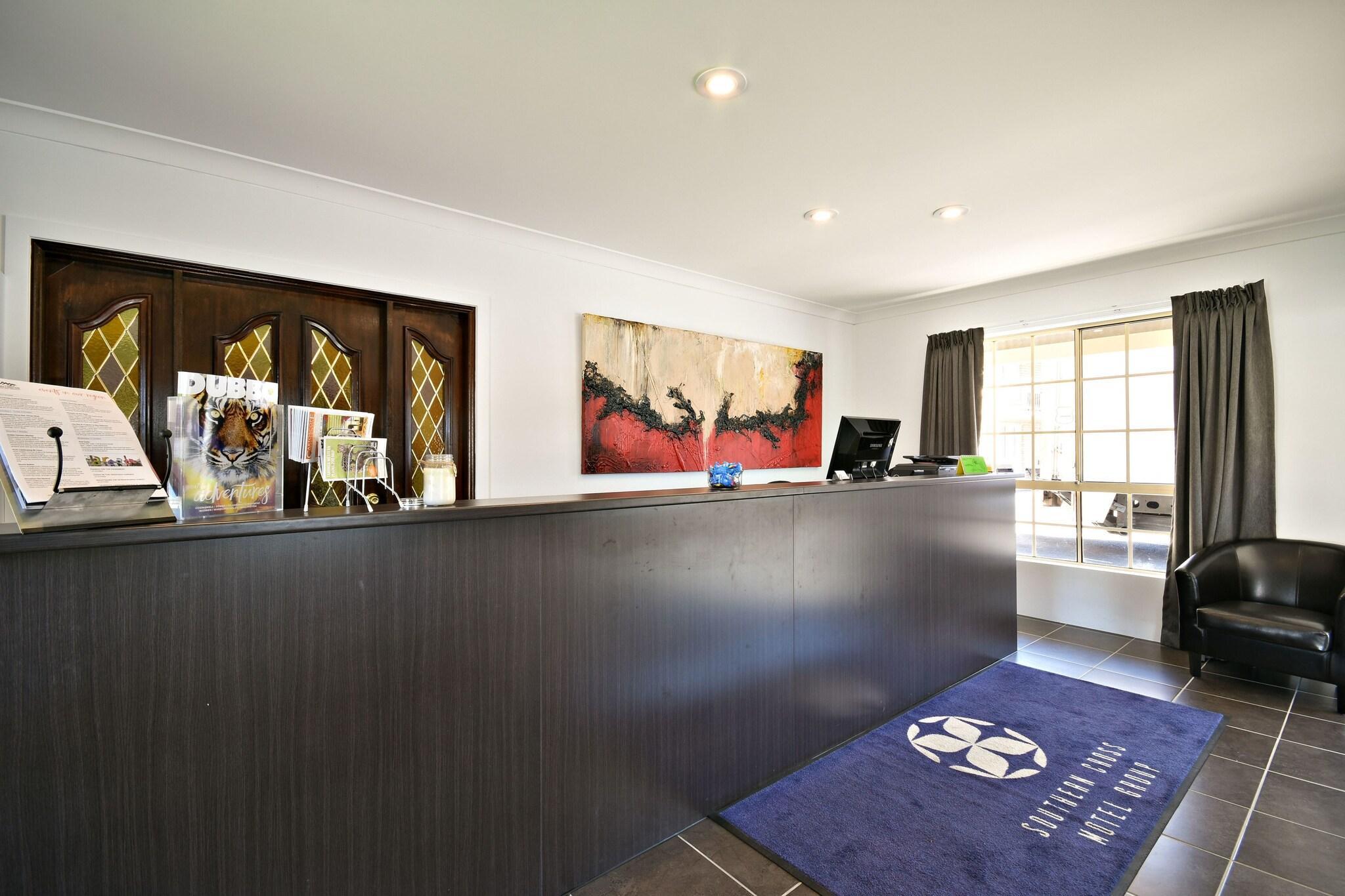 Vista Lobby The Aberdeen Motel