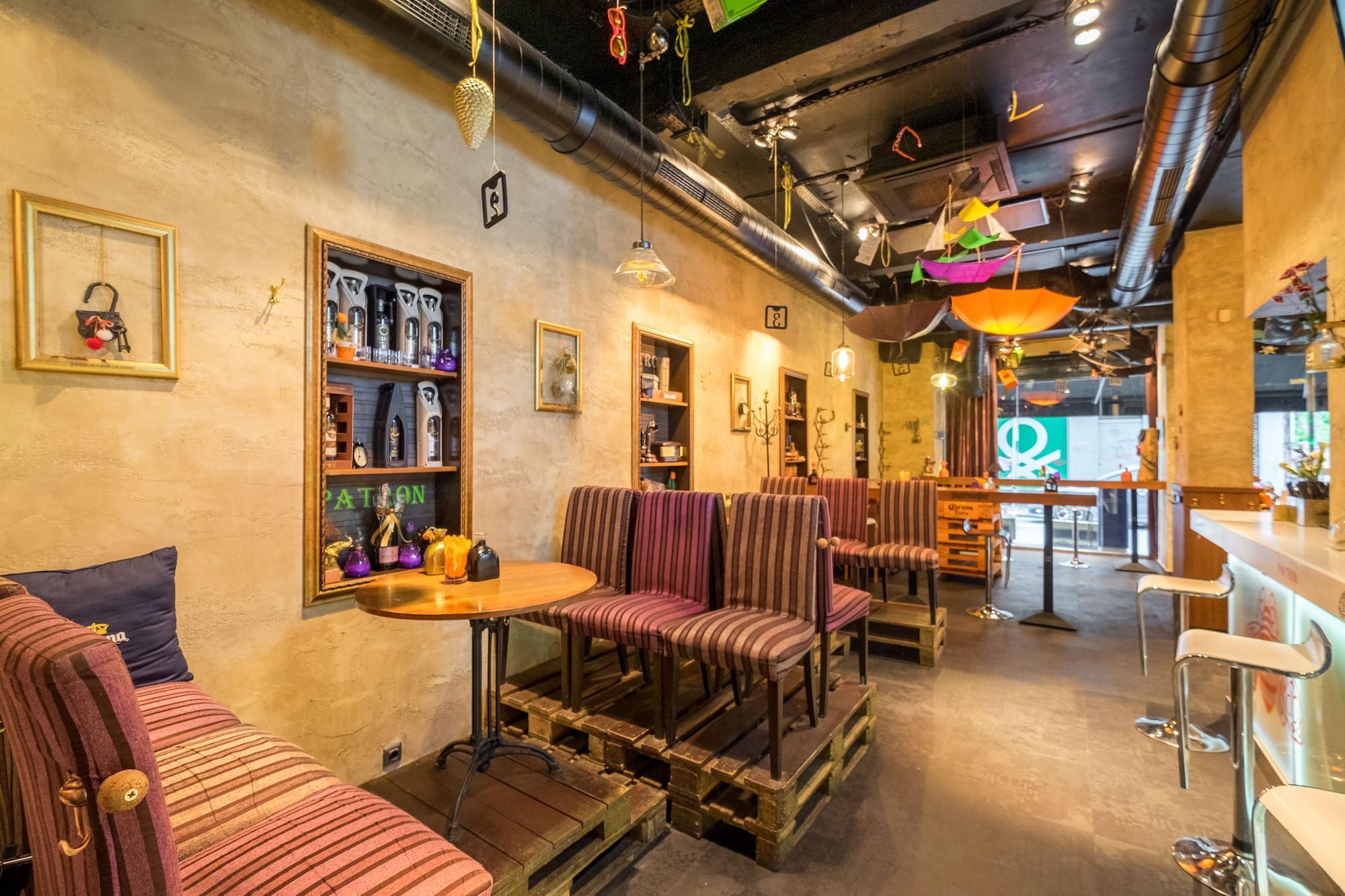 Bar/Salón R34 Boutique Hotel