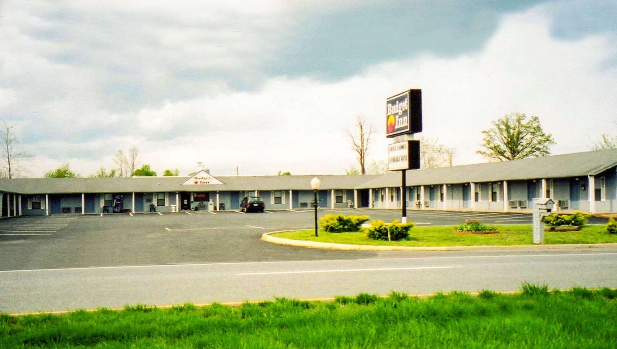 Vista Exterior Budget Inn of Lynchburg and Bedford