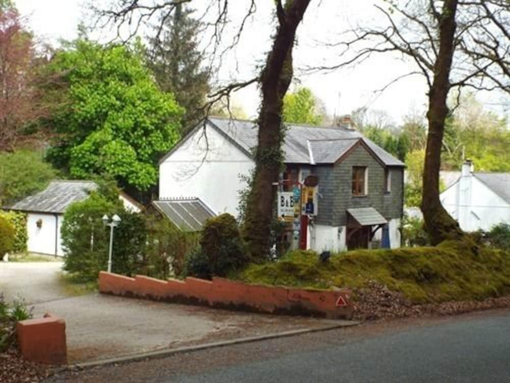 Varios Woodpeckers Bed & Breakfast