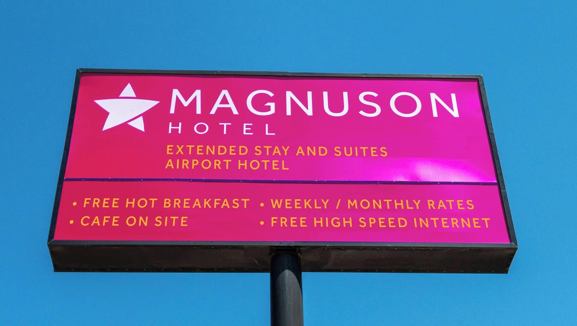 Vista Exterior Magnuson Extended Stay and Suites Airport Hotel
