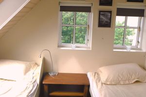 Renta temporal - Three Sisters Studio Apartments