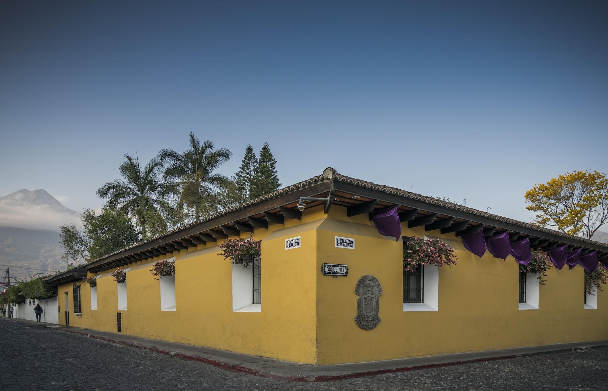 Vista Exterior Porta Hotel Antigua
