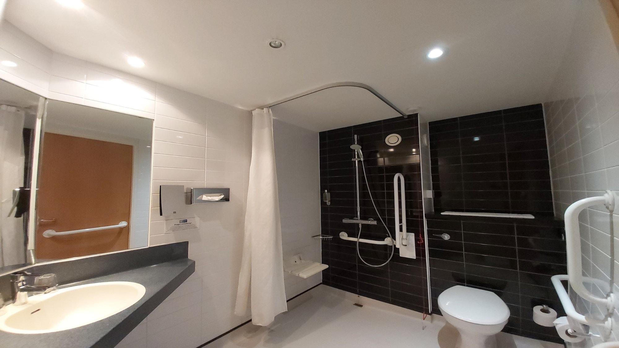 Equipamiento de Habitación Holiday Inn Express London Gatwick - Crawley by IHG