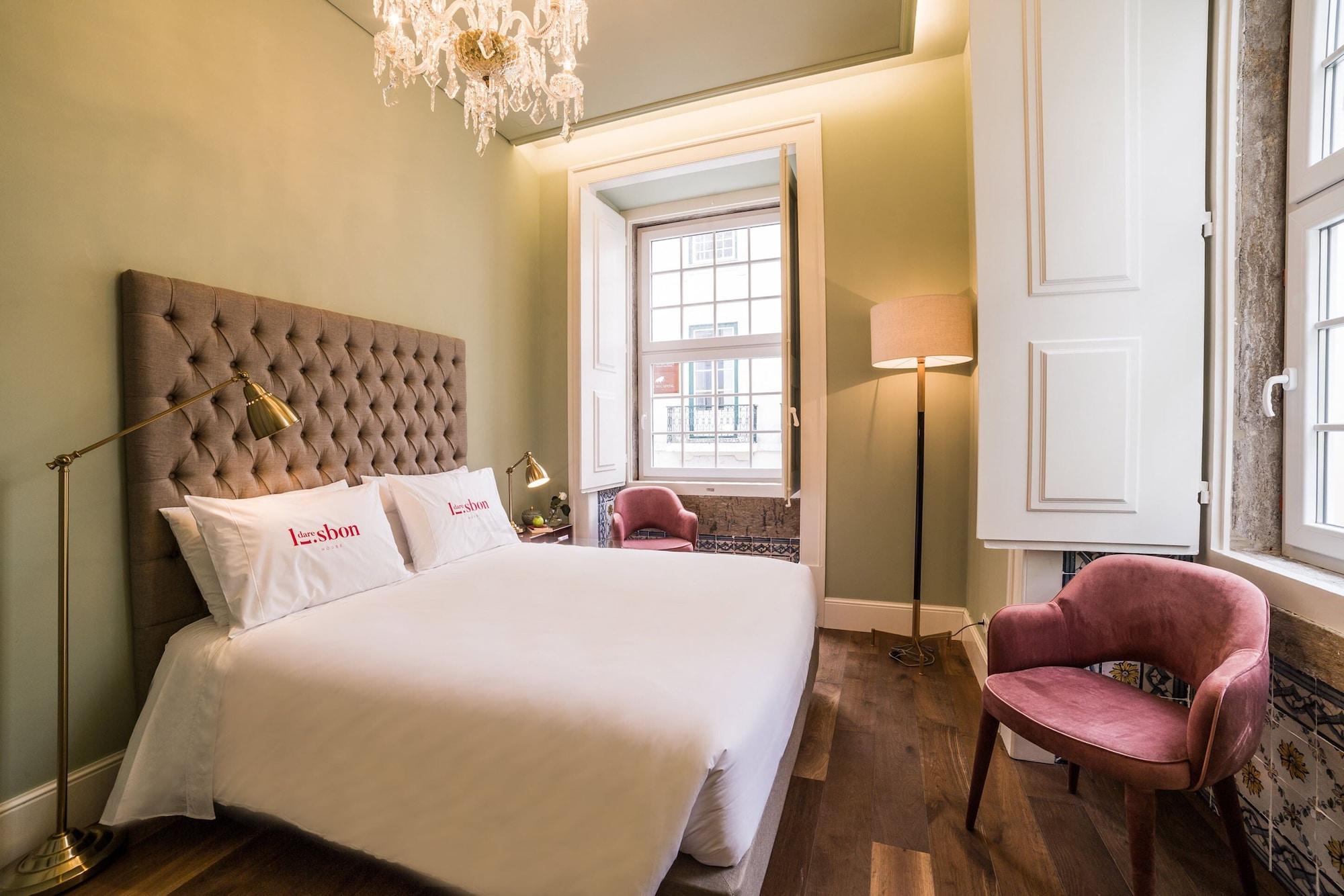 Varios Dare Lisbon House