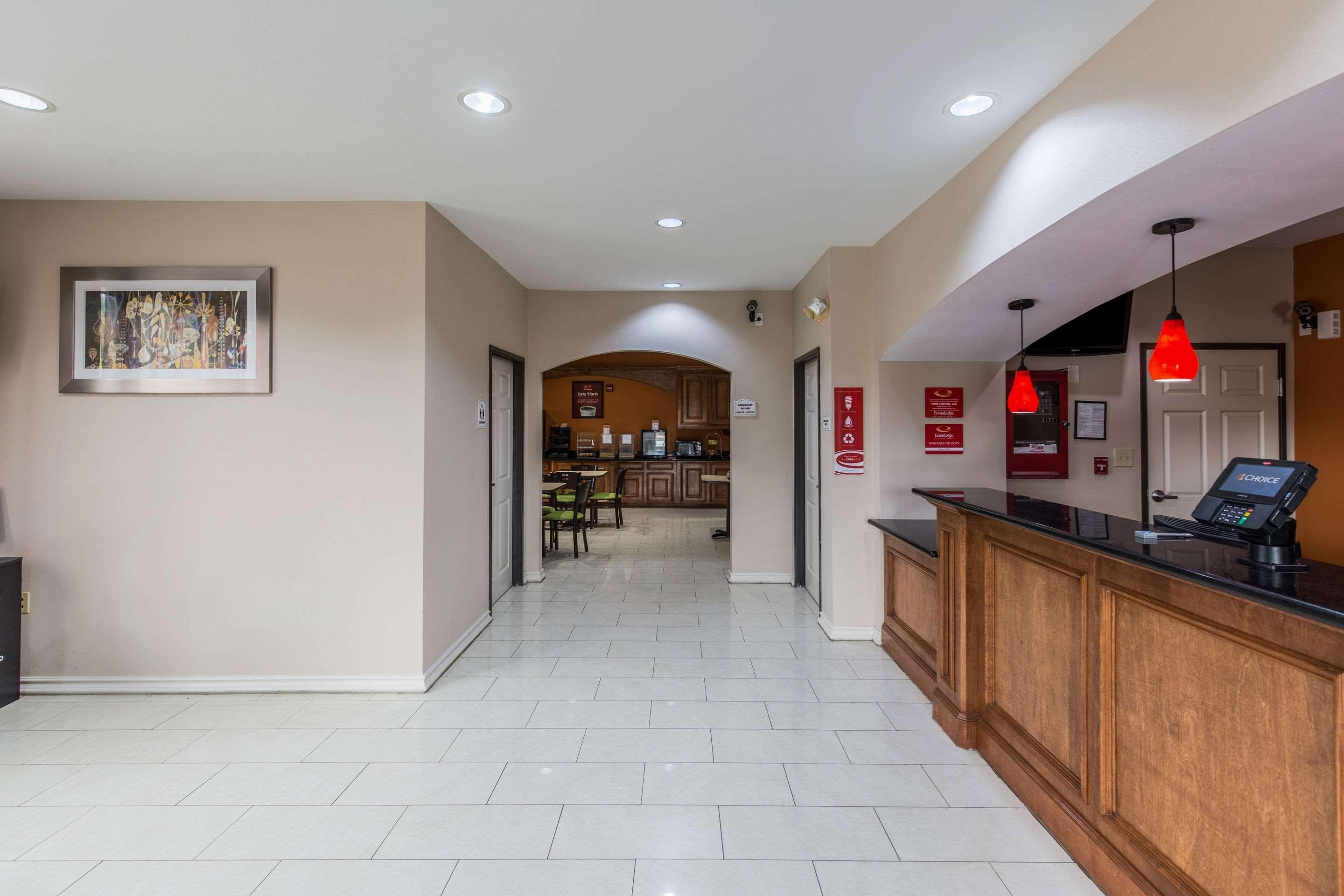 Vista Lobby Quality Inn & Suites Bridge City/Orange