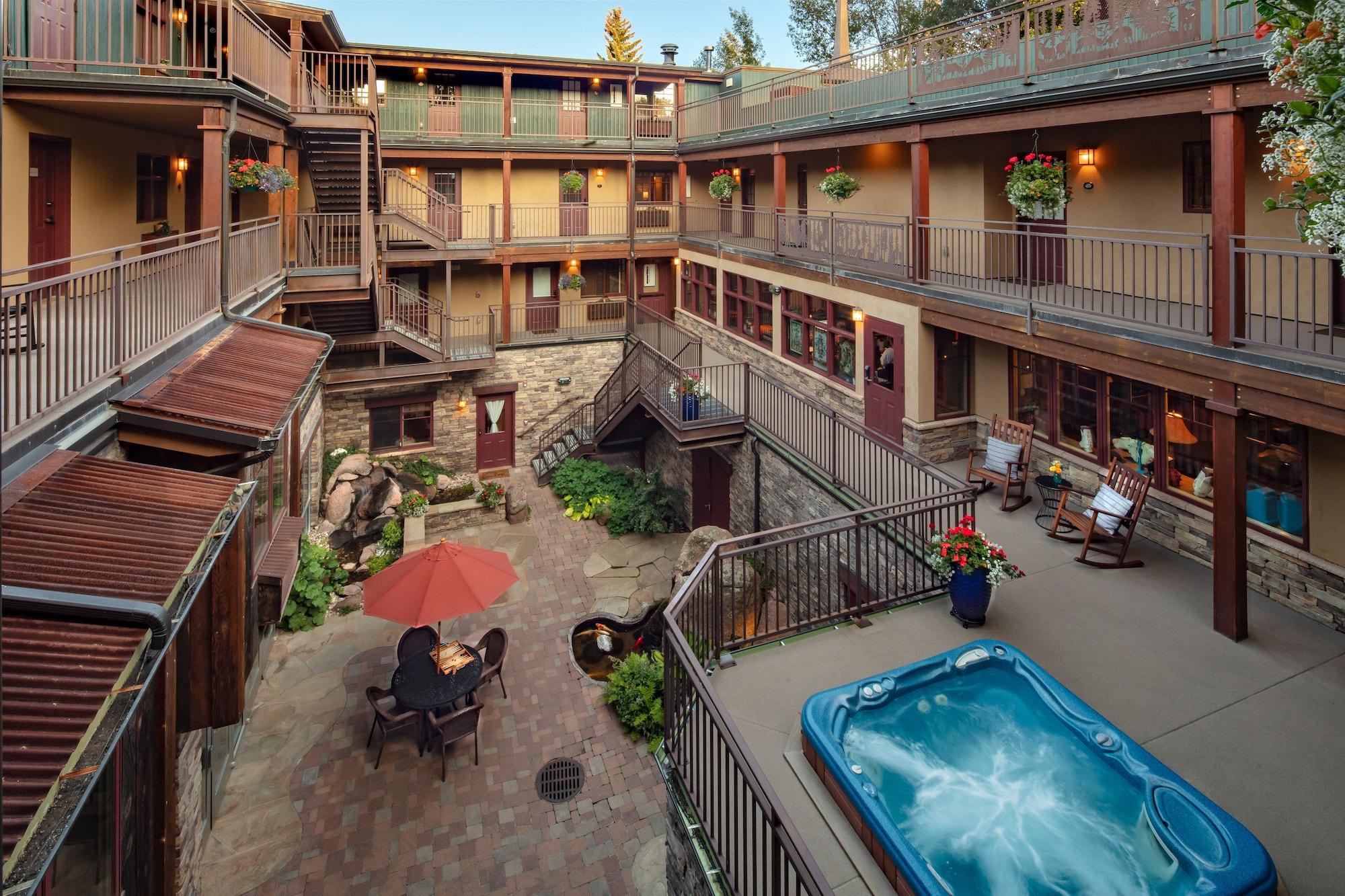 Vista Exterior Annabelle Inn